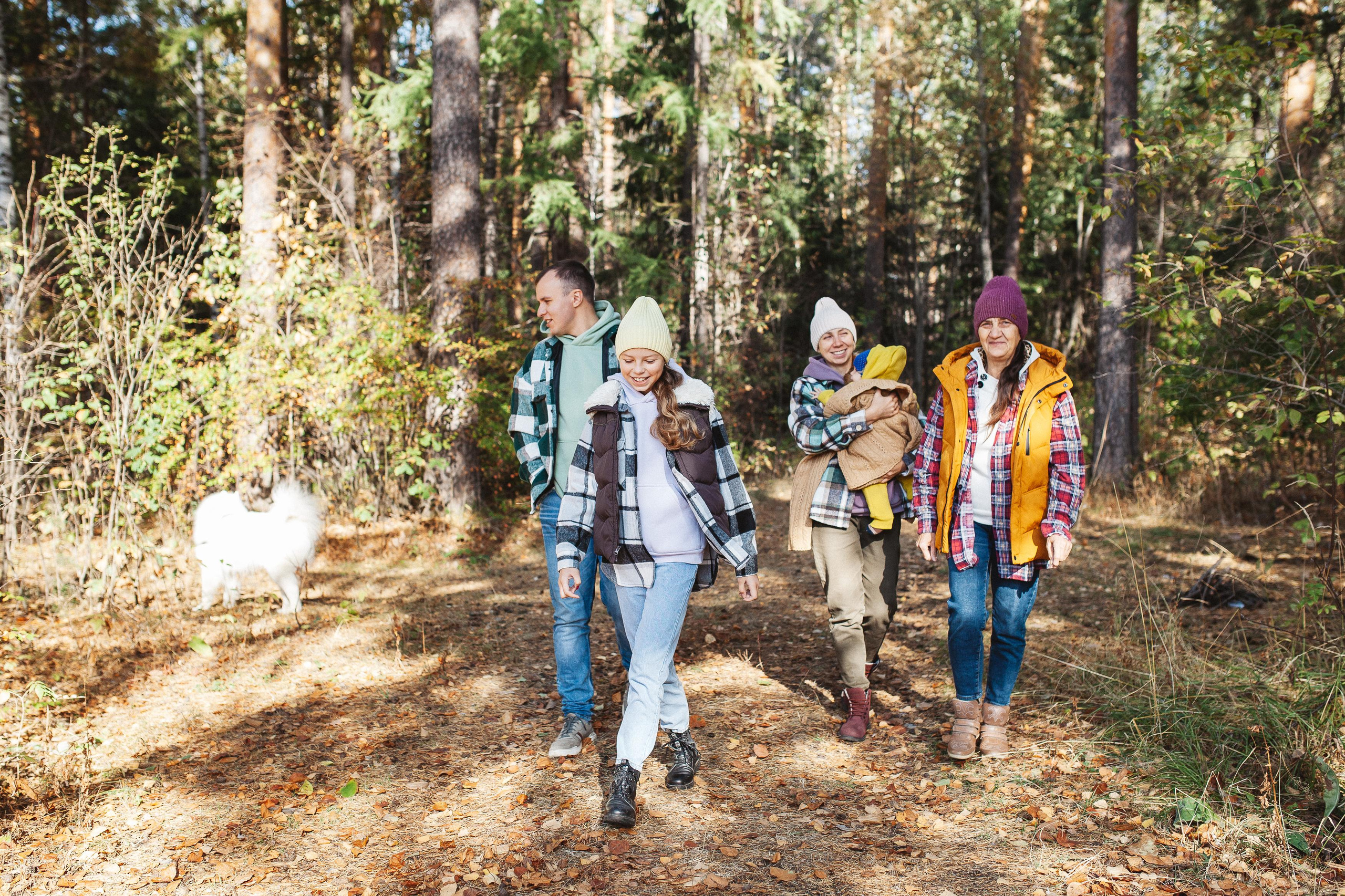 Антон, Надя, Даша, Лёва, бабушка и Циркон. Семейный фотограф Трусова Евгения в Екатеринбурге