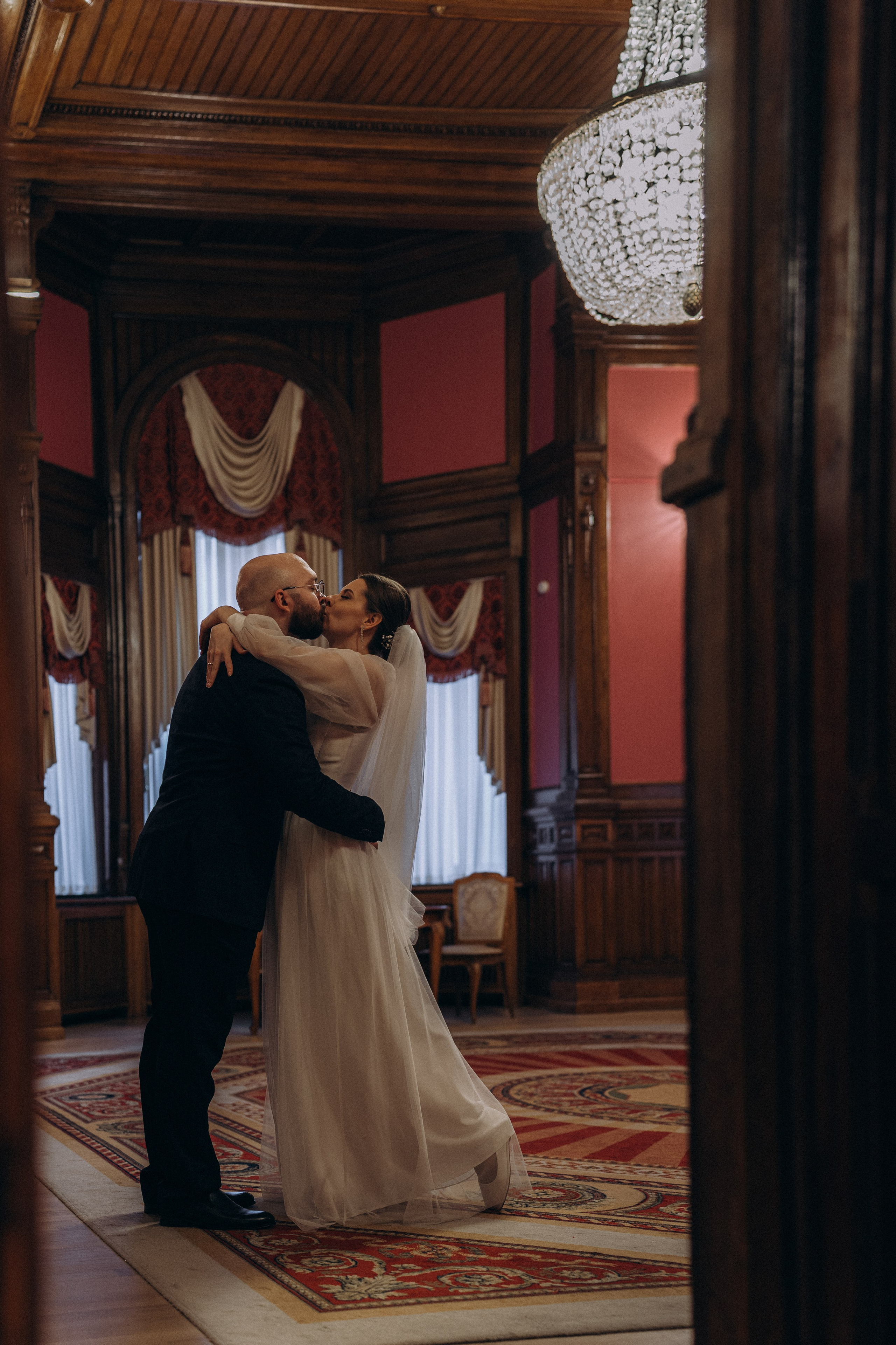 СВАДЕБНАЯ СЬЕМКА ВО ВТОРОМ ДВОРЦЕ (ДЕКАБРЬ) ТАКЖЕ СЬЕМКА В СТУДИИ НА ЧЕРНЫШЕВСКОЙ. Профессиональный фотограф, Санкт-Петербург — Виктория Богомолова