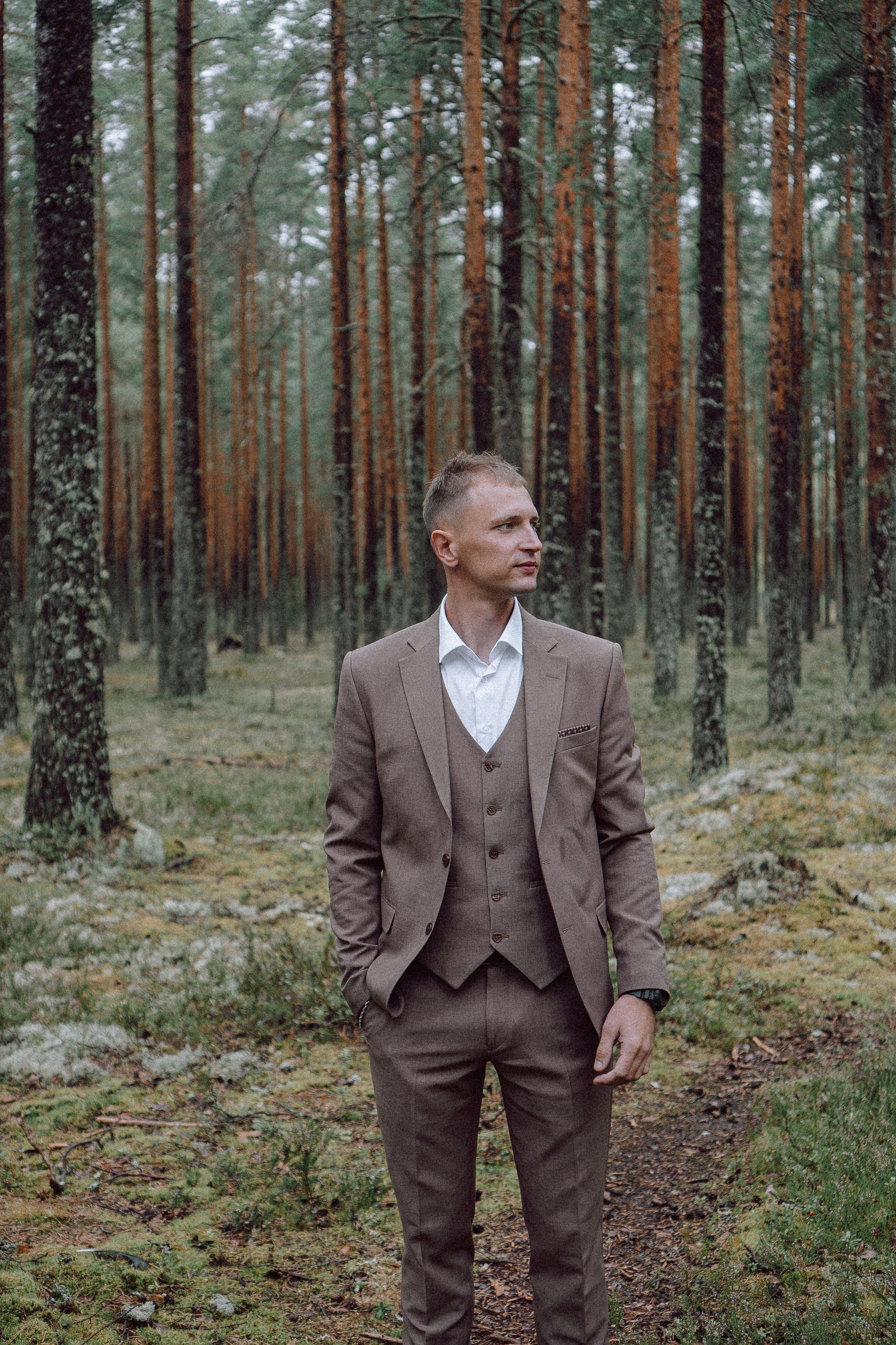 СВАДЕБНАЯ ФОТОСЕССИИЯ ПАРЫ В ГОРОДЕ ПРИОЗЕРСК В СОСНОВОМ ЛЕСУ И С ПИКАПОМ. Профессиональный фотограф, Санкт-Петербург — Виктория Богомолова