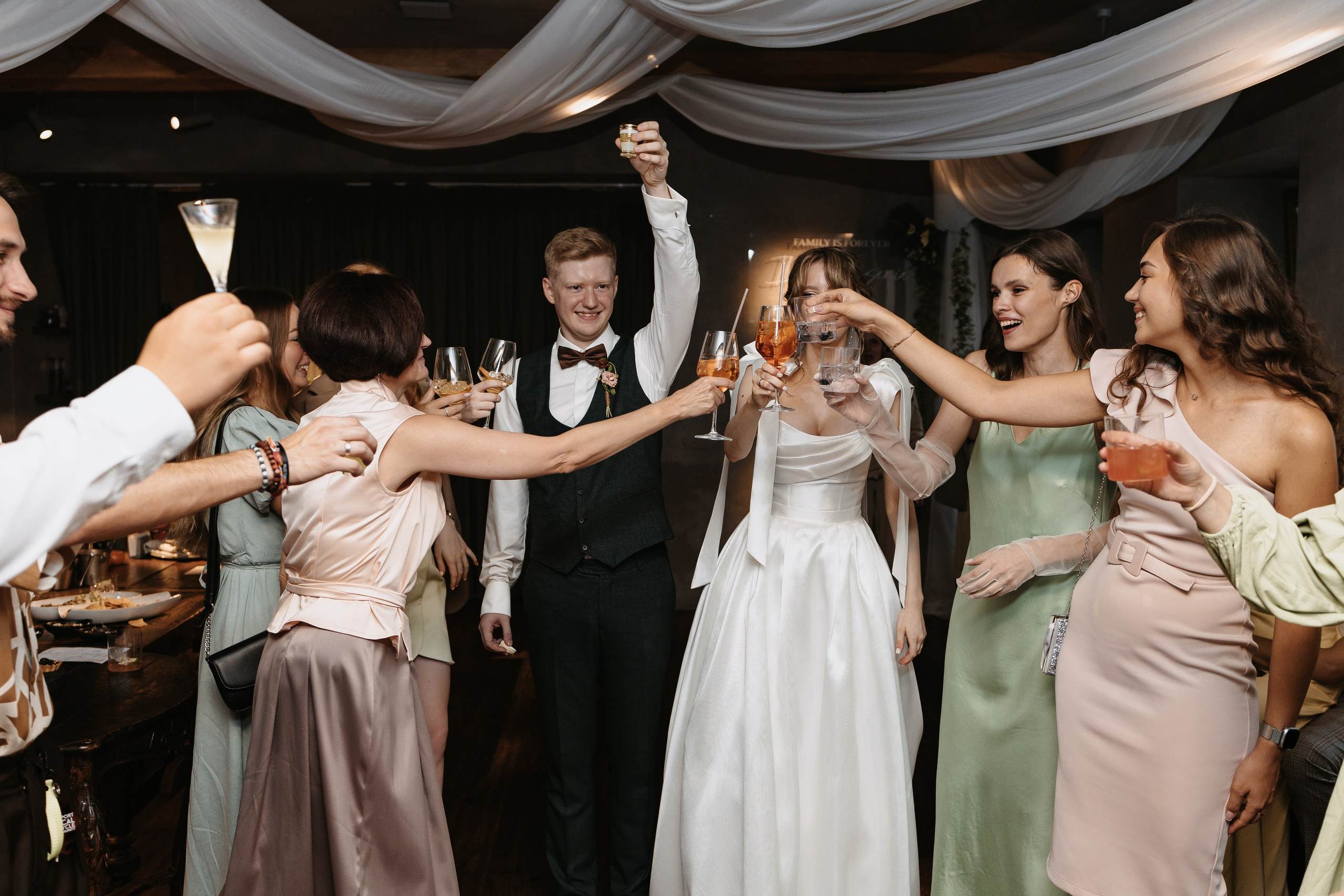 Илья и Ксюша (2024). Свадебный и семейный фотограф в Москве Яна Шувалова