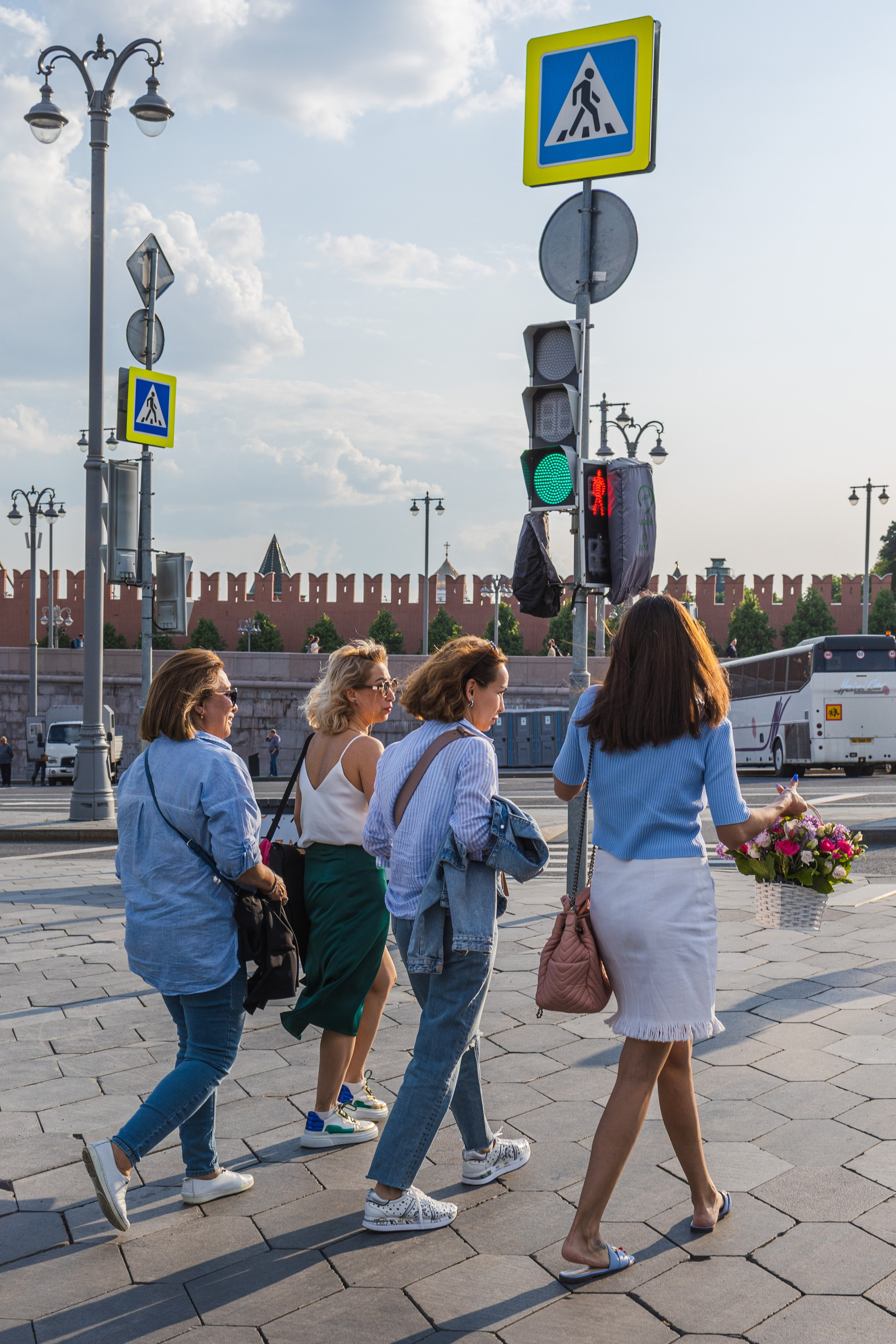 Стрит. Фотограф в Москве — Рина Серёгина — съёмка в студии и репортаж