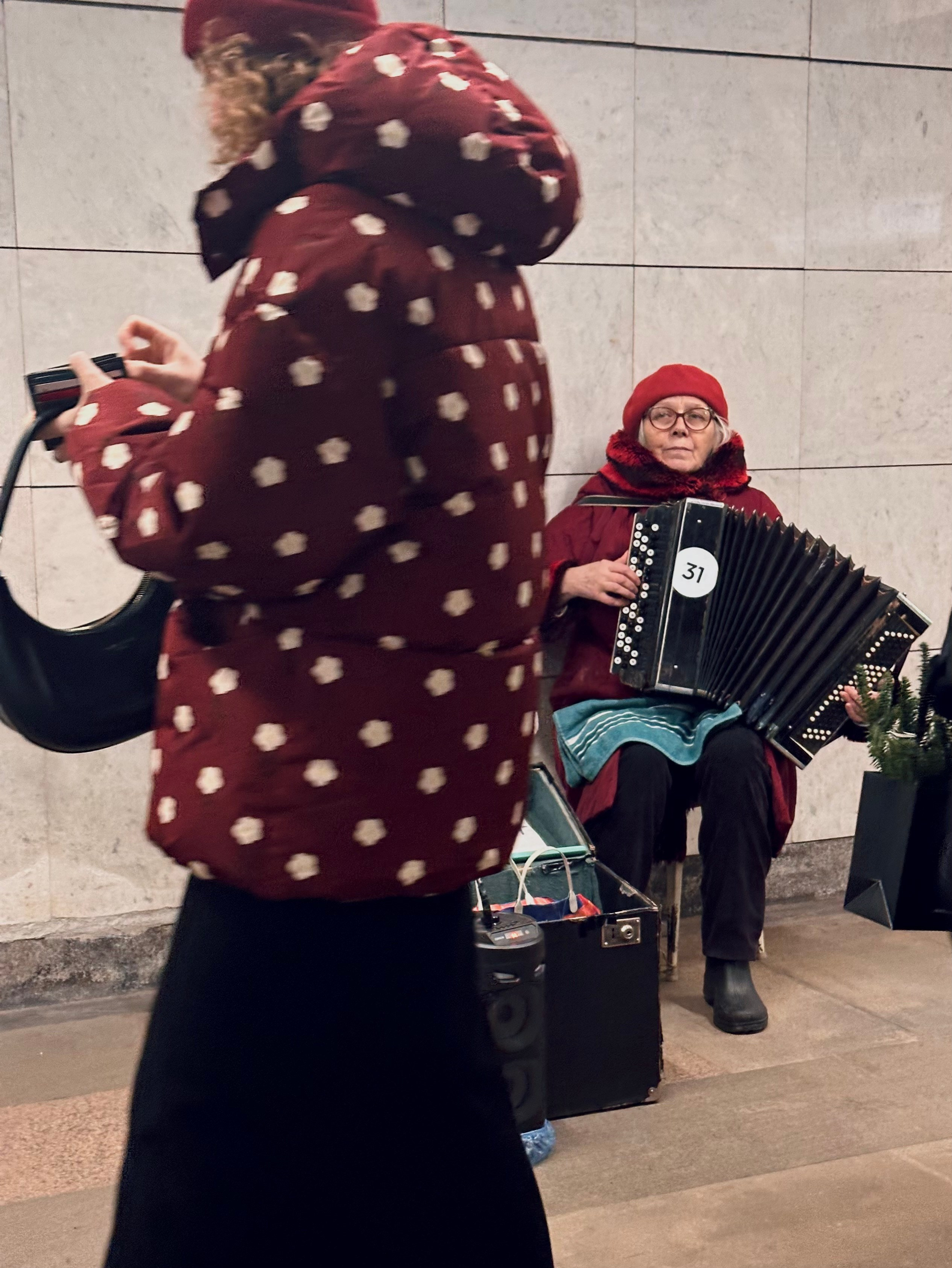 Стрит. Фотограф в Москве — Рина Серёгина — съёмка в студии и репортаж