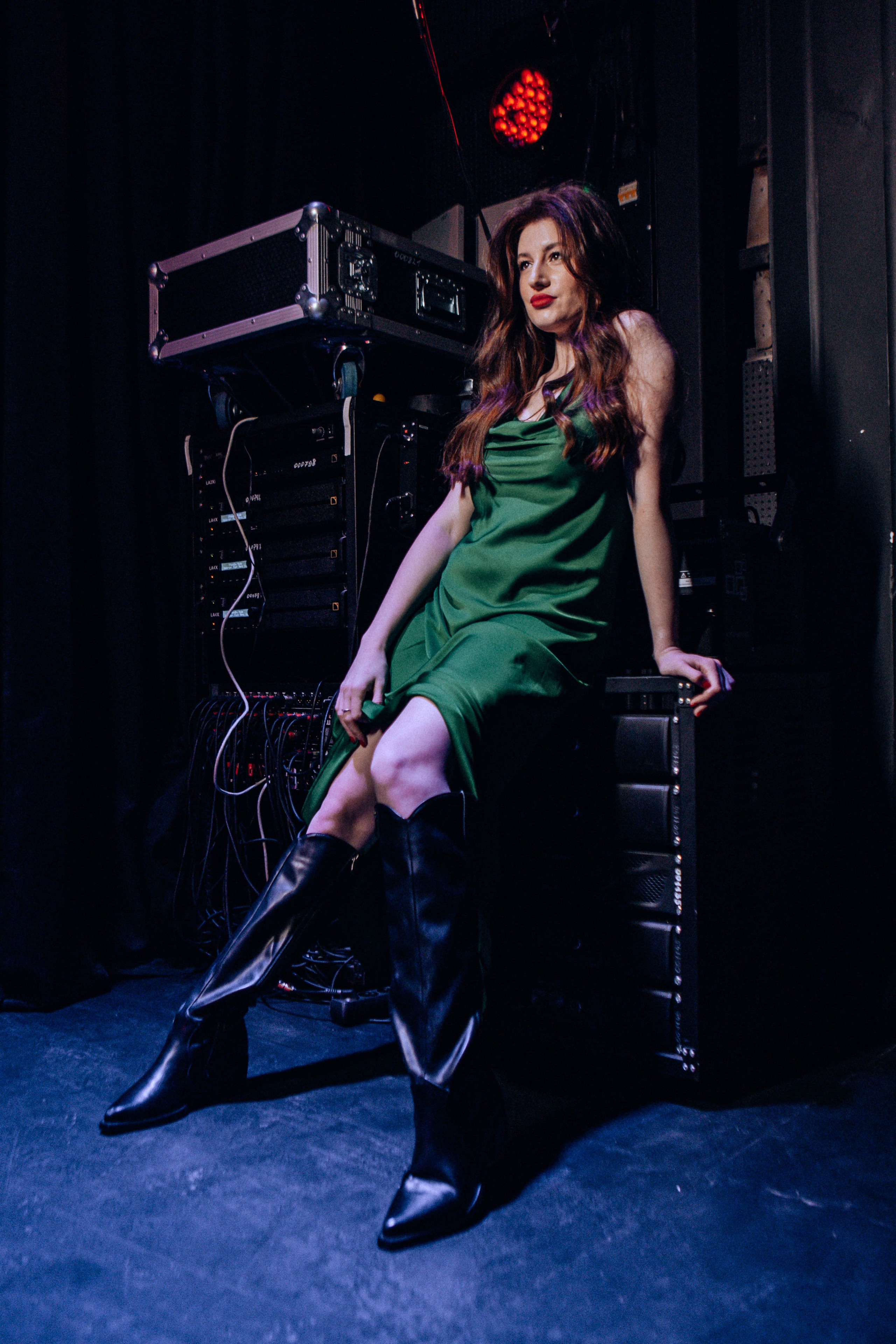 Катя. Контакты