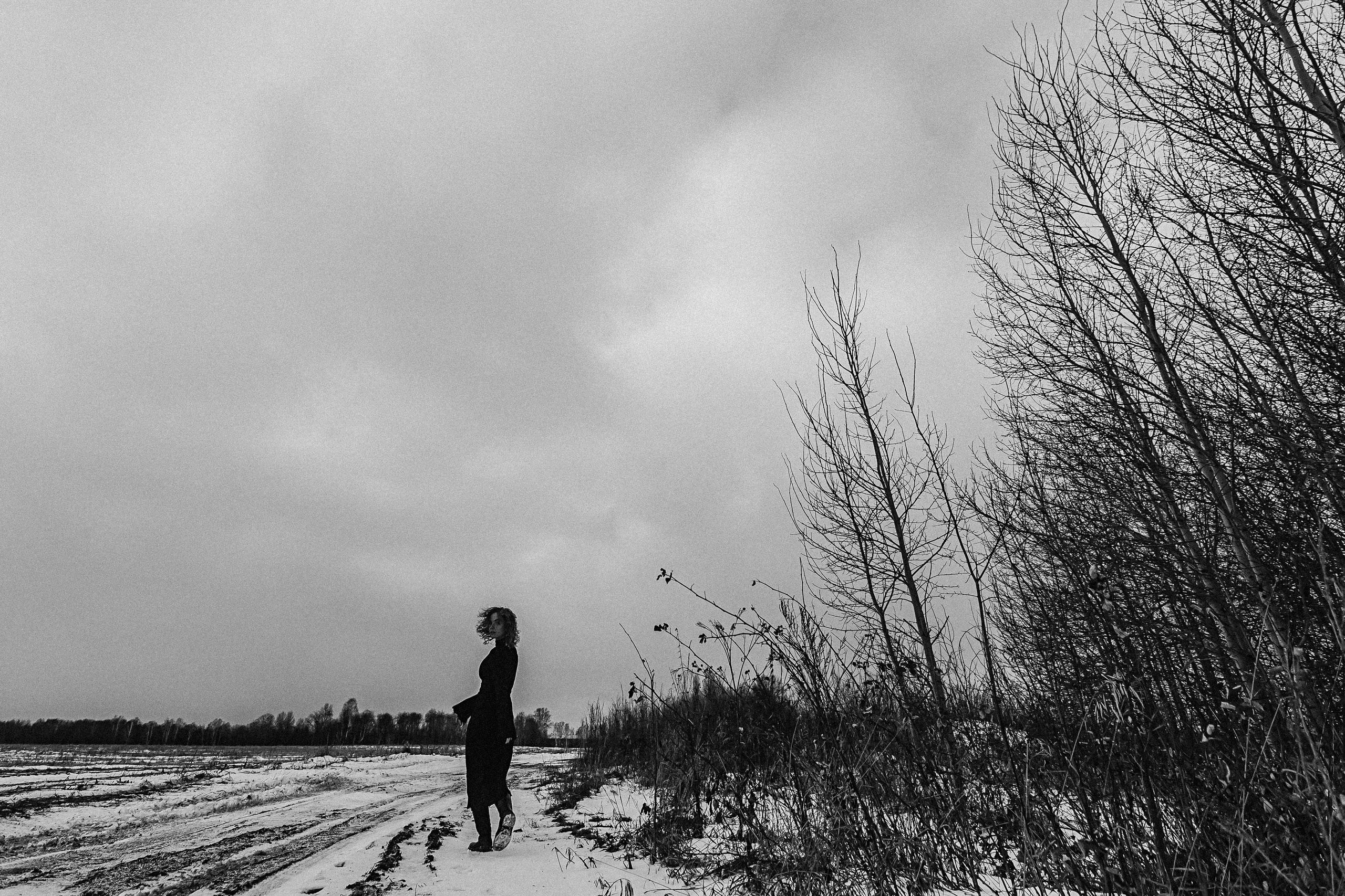 Меланхолия (поле). Семейный фотограф Тюмень, фотограф на роды Салмина Мария