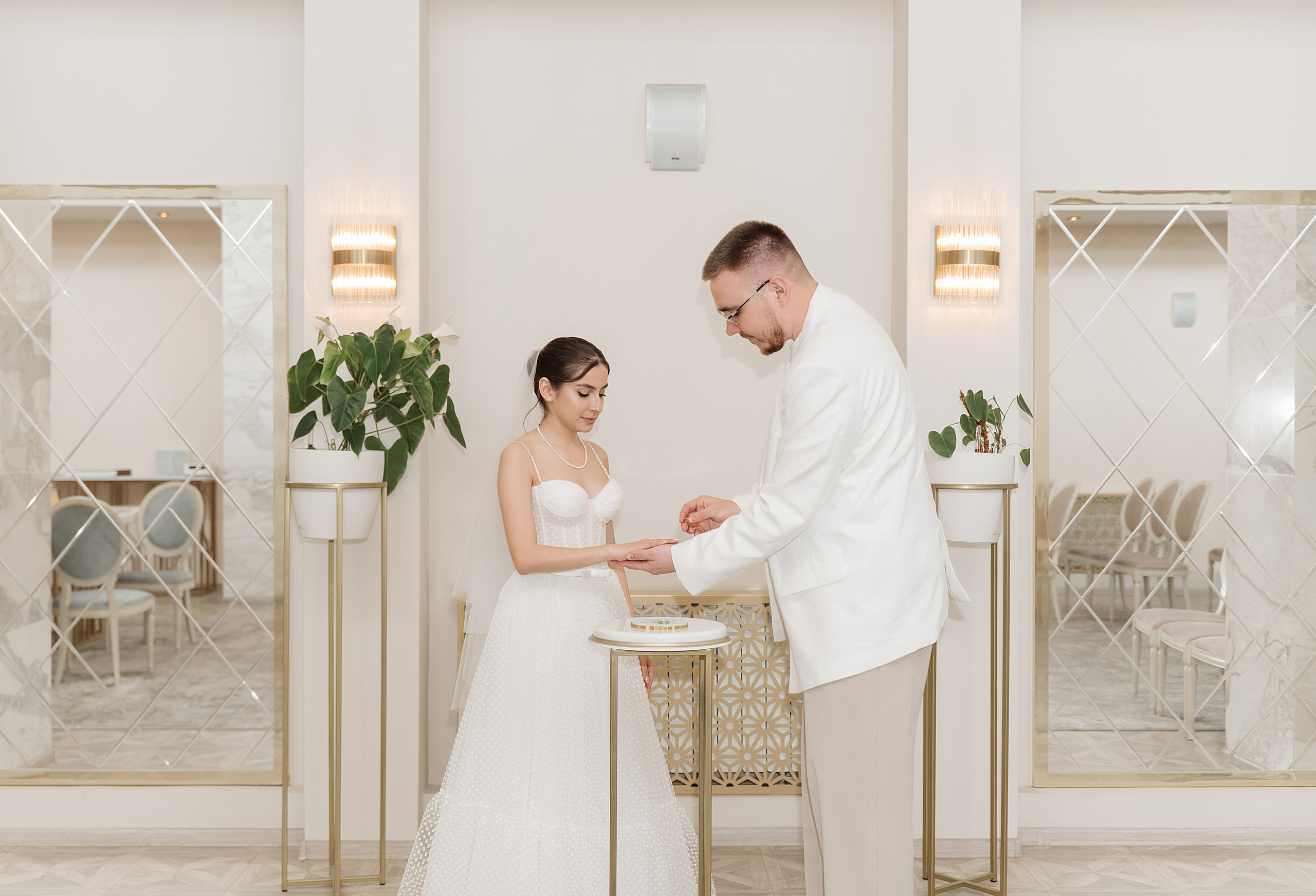 Иван и Изабелла «Веранда Отрадное». Свадебный фотограф