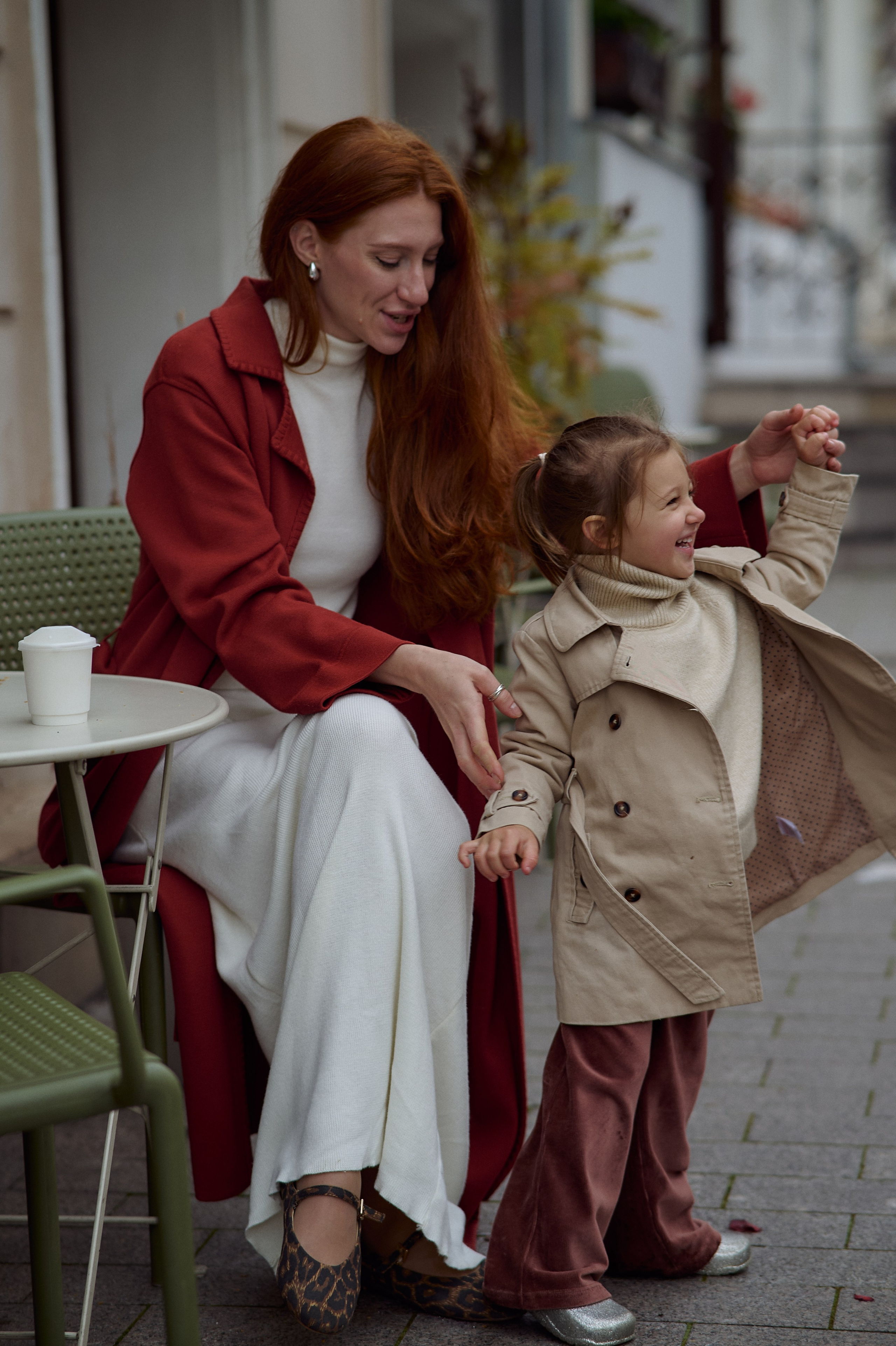 Рита и Кира. Прогулка по центру. Семейный и свадебный lifestyle-фотограф в Москве Мария Петрова