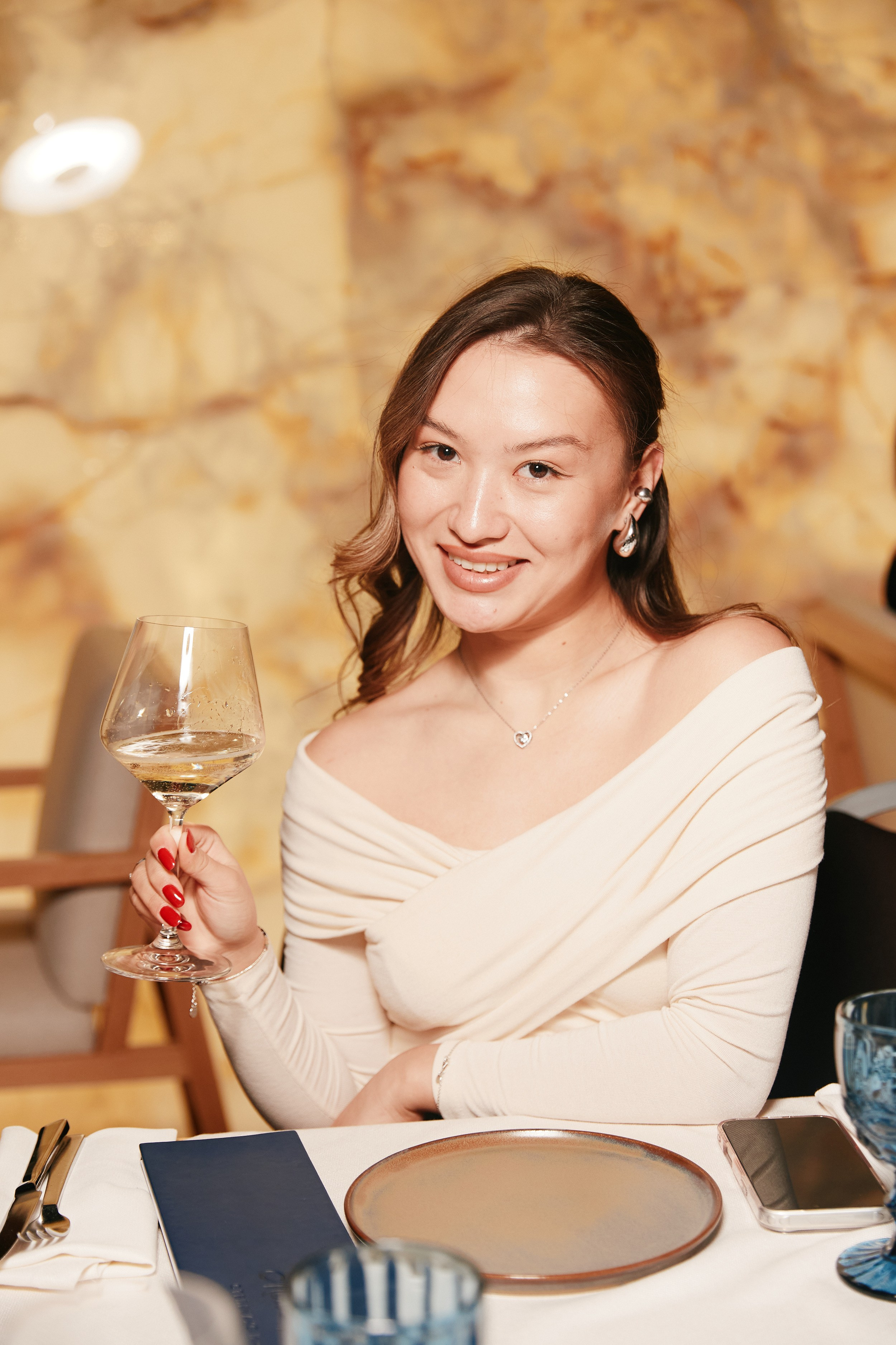 Винный вечер в Мясо&Рыба Marriott 8.03. Свадебный репортажный фотограф краснодар максим дремов дрёмов фотосессия студия цена