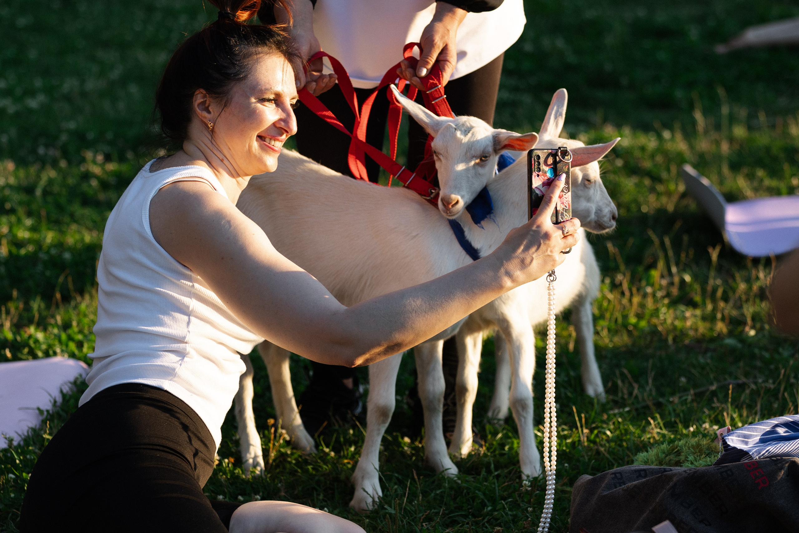 Нэннийога в парке горького. Репортажный фотограф. Свадебный фотограф в Москве Мария Крош
