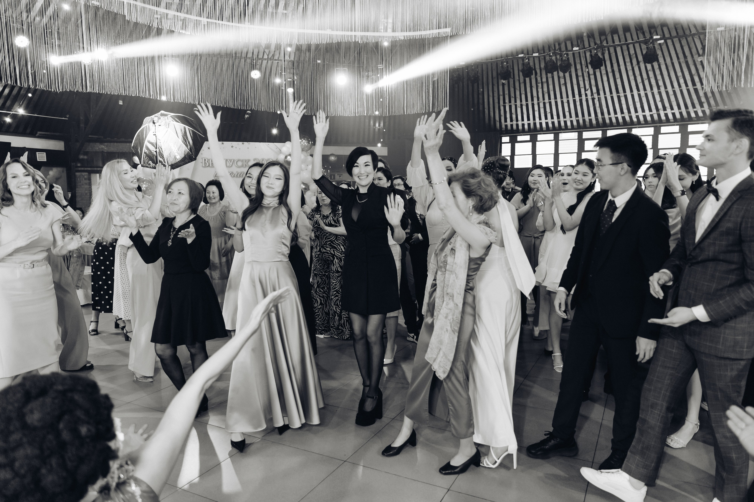 Выпускной вечер. 49 школа. Баран на корове. Свадебный и семейный фотограф в Улан-Удэ