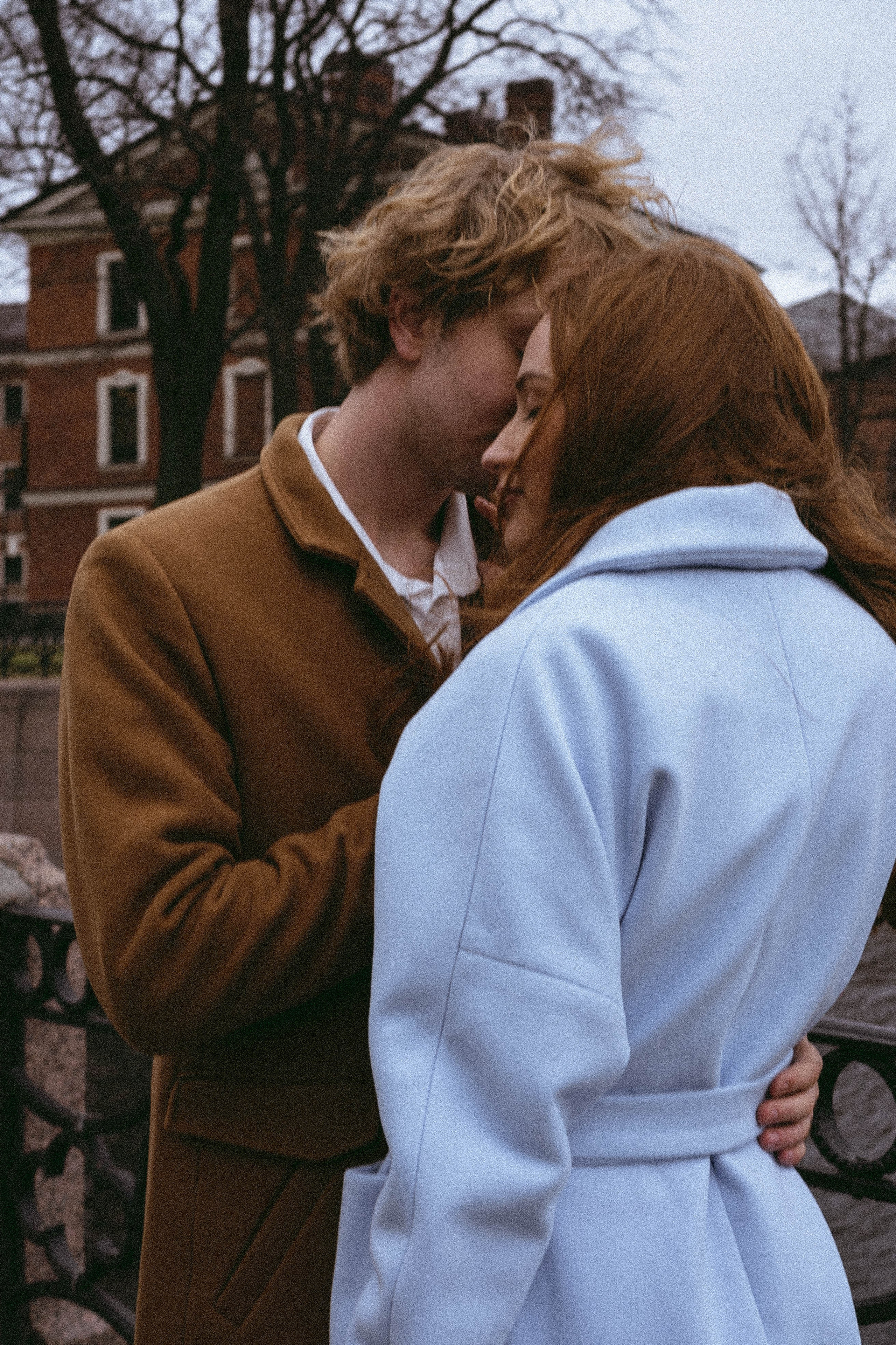 СВАДЕБНАЯ СЬЕМКА В ОТЕЛЕ. СБОРЫ ЖЕНИХА И НЕВЕСТЫ И ТАКЖЕ ТОР И ПОДГОТОВКА К ПРОГУЛКЕ И ПРОГУЛКА ПО ПЕТРОГРАДКЕ. Профессиональный фотограф, Санкт-Петербург — Виктория Богомолова