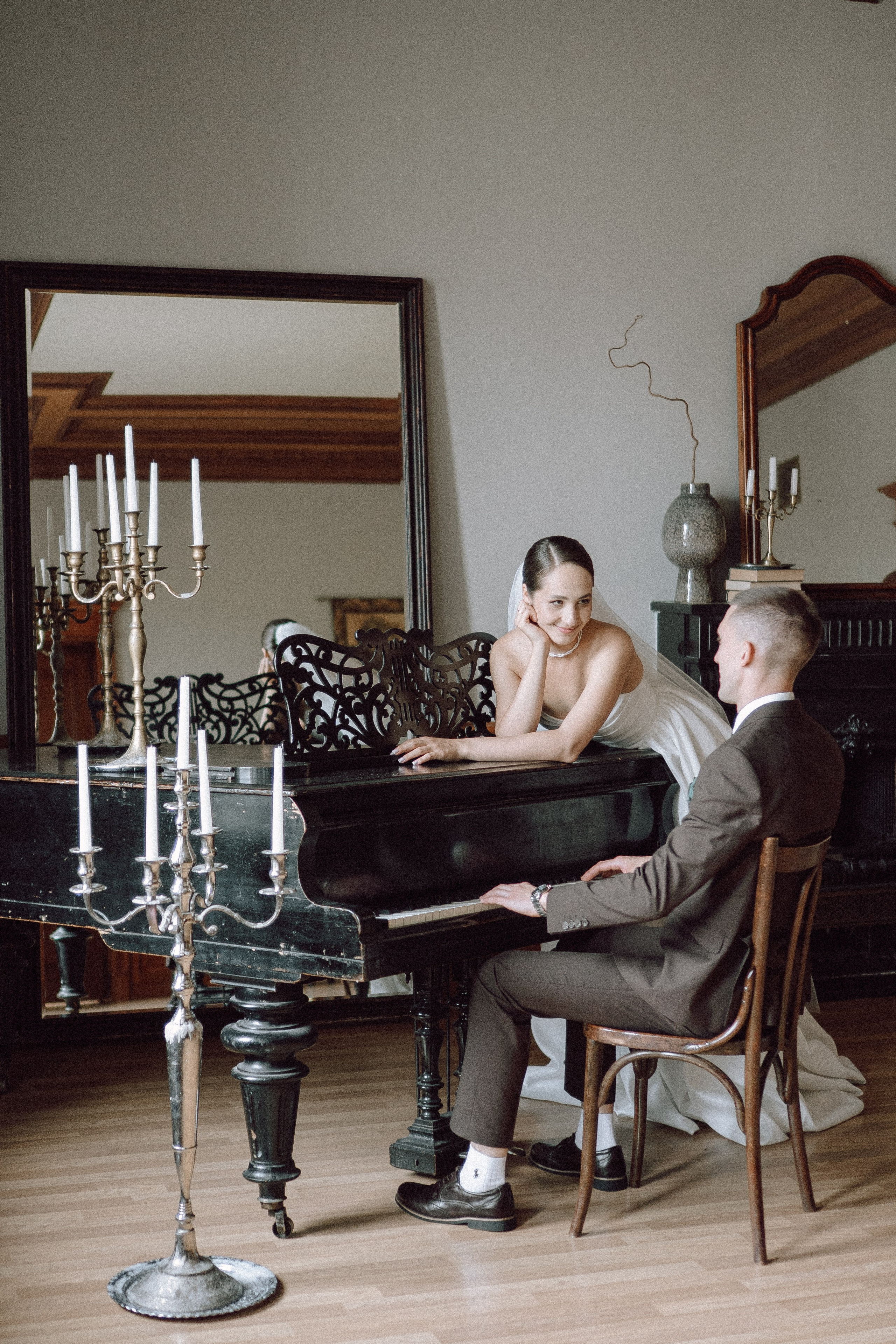 СВАДЕБНАЯ ПРОГУЛКА В САНТК-ПЕТЕРБУРГЕ (ИСАКИЕВСКИЙ СОБОР, ЗИМНЯЯ КАНАВКА, ЭРМИТАЖ И БОЛЬШАЯ МОРСКАЯ УЛИЦА). Профессиональный фотограф, Санкт-Петербург — Виктория Богомолова