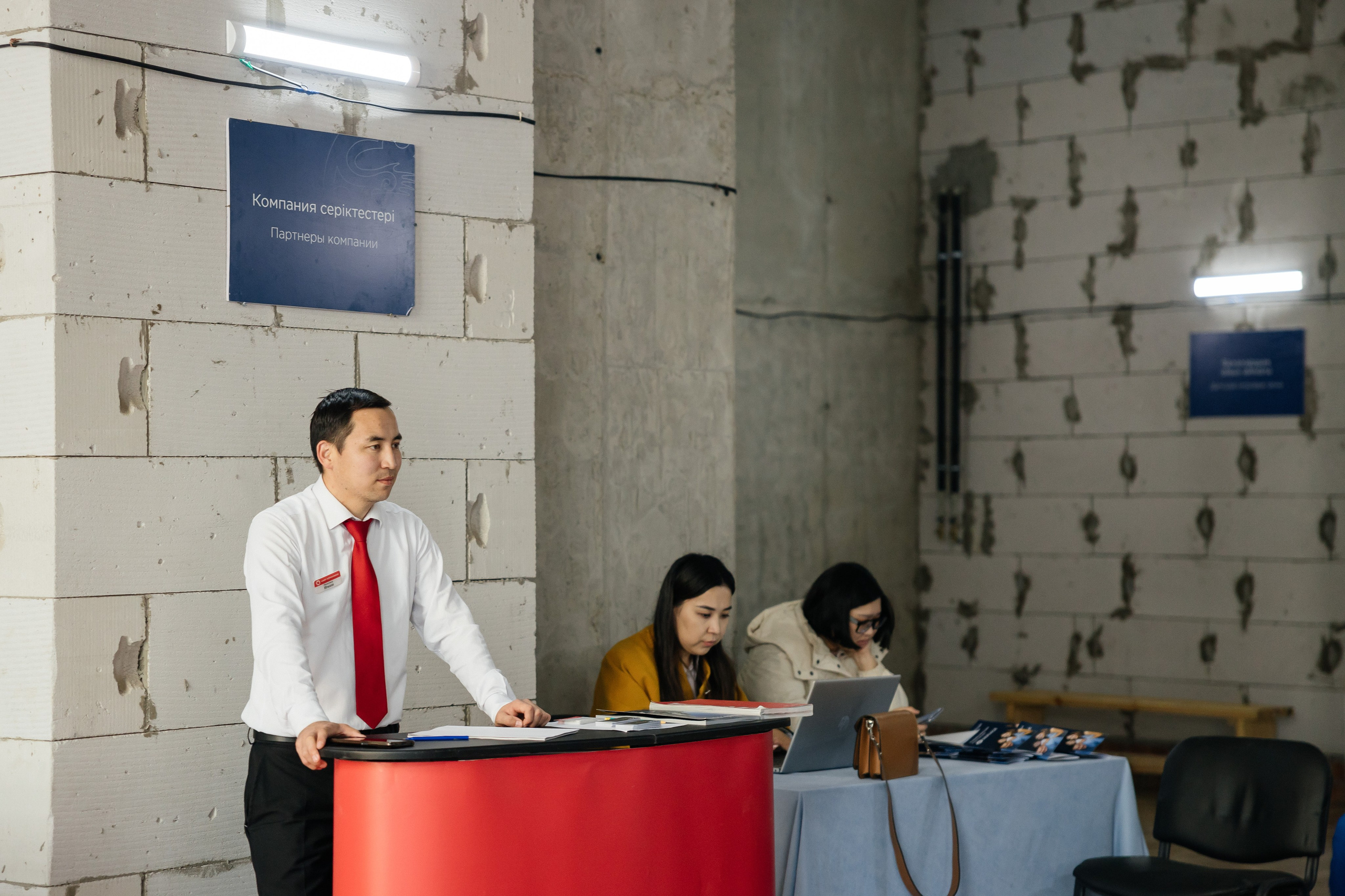 Проект 1. Вручение ключей BI Group. Дата: октябрь 2023. Профессиональный фотограф в городе Астана/Алматы Даурен Сембаев