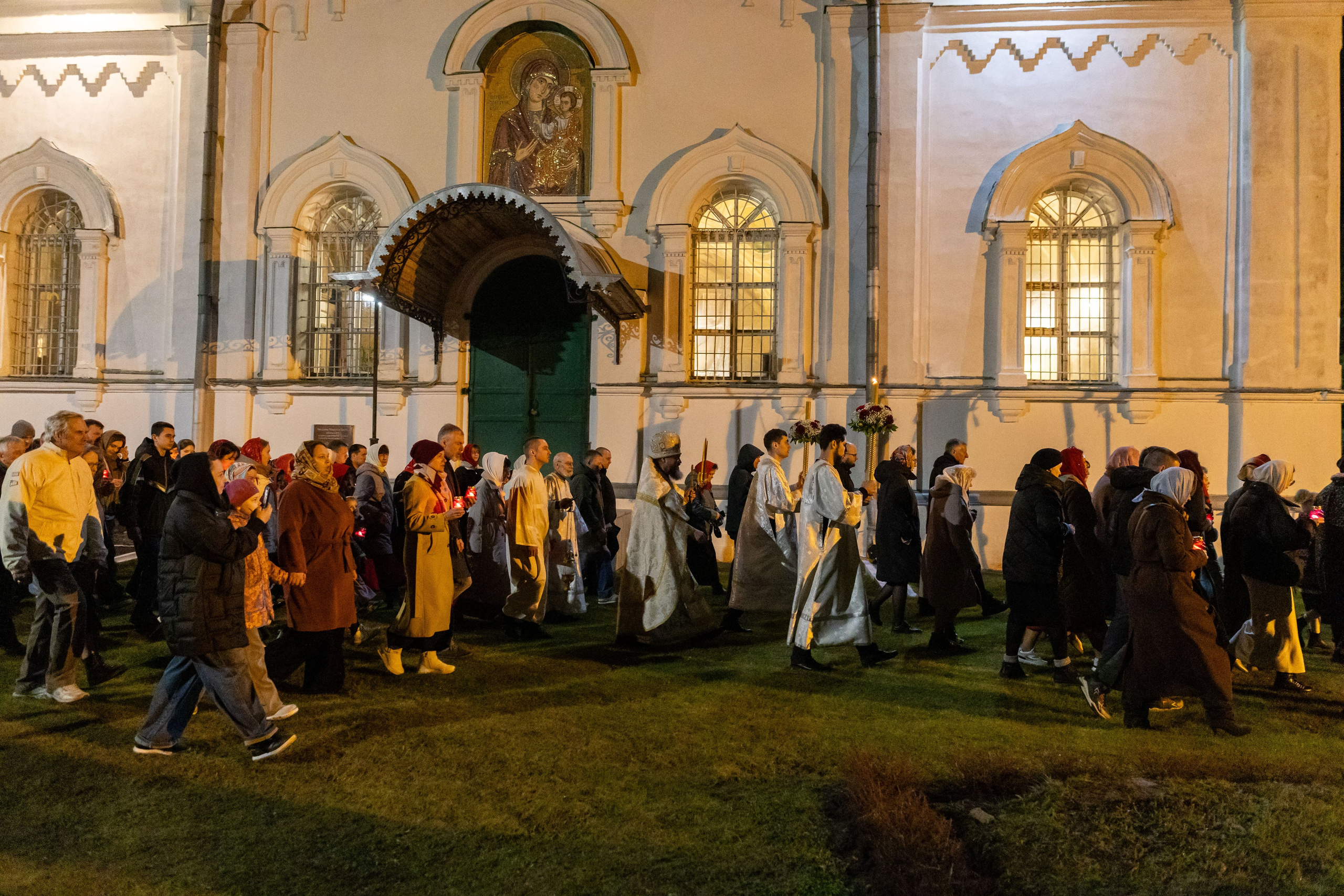 Пасха Воскресенский храм с Ашитково. Семейный и детский фотограф Анна Петракова