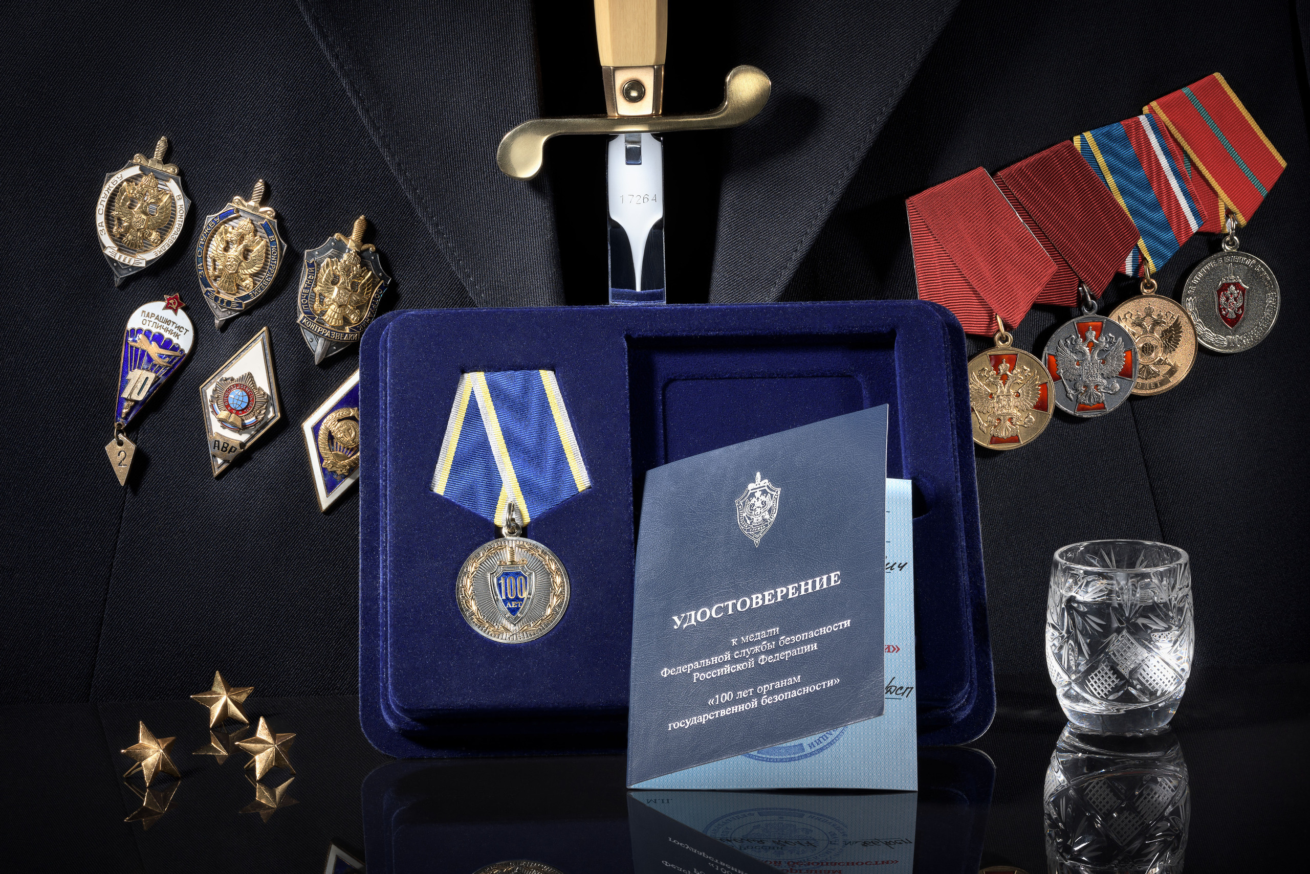 Фотографии и натюрморты на тему деятельности спецслужб. Устремляясь ввысь… (фото от автора с ником Tom Fincher)