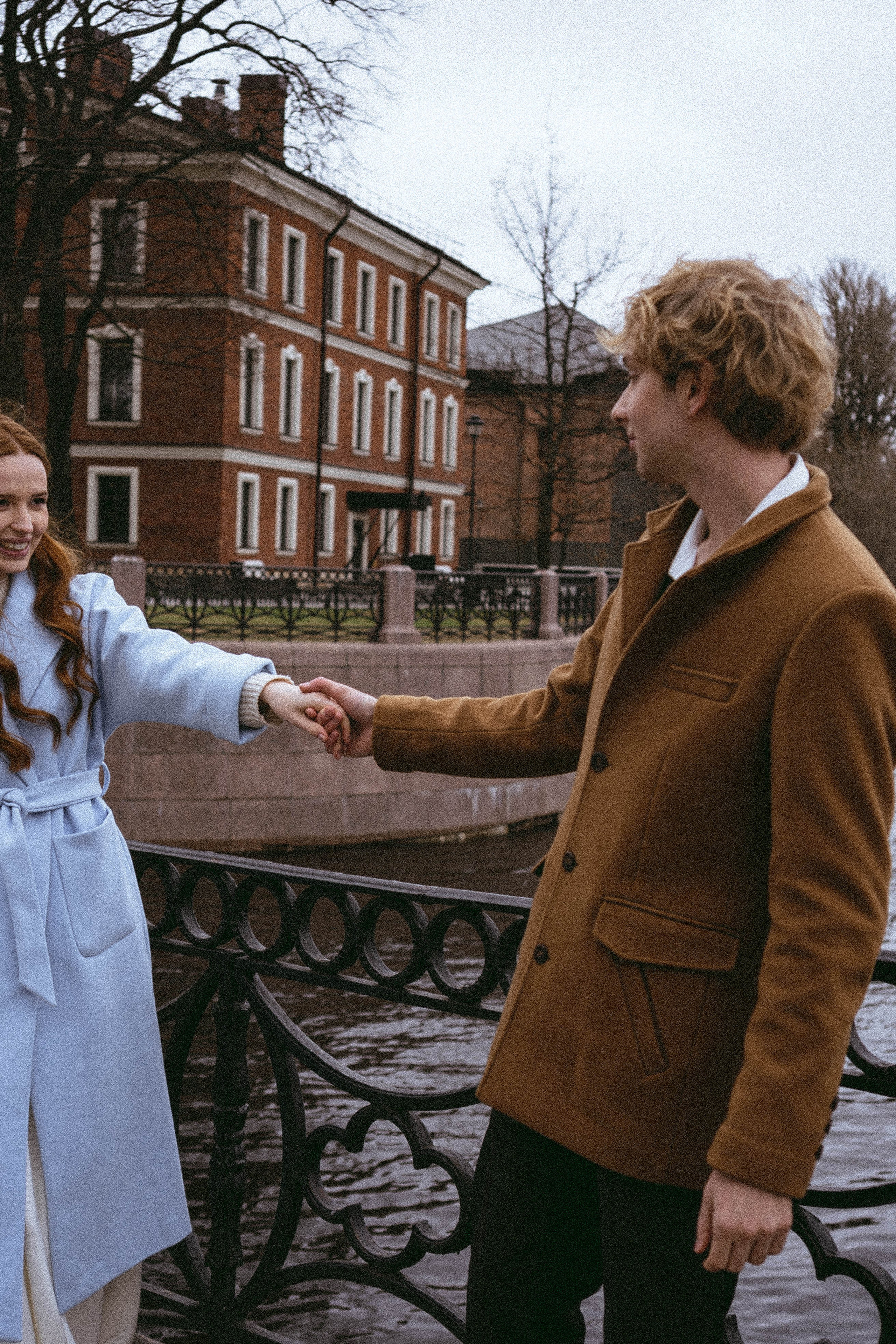 СВАДЕБНАЯ СЬЕМКА В ОТЕЛЕ. СБОРЫ ЖЕНИХА И НЕВЕСТЫ И ТАКЖЕ ТОР И ПОДГОТОВКА К ПРОГУЛКЕ И ПРОГУЛКА ПО ПЕТРОГРАДКЕ. Профессиональный фотограф, Санкт-Петербург — Виктория Богомолова