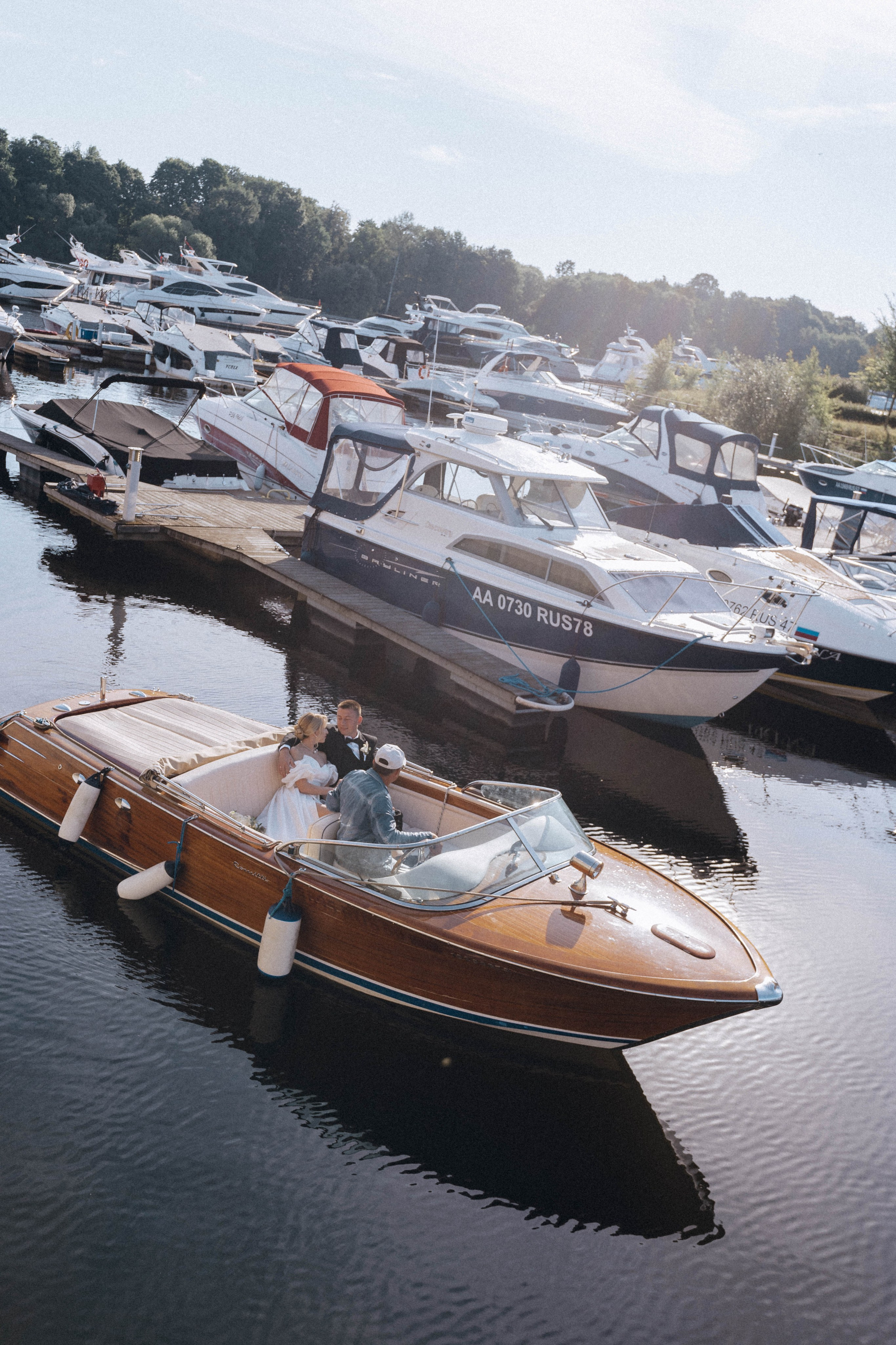 СВАДЕНБНАЯ СЬЕМКА НА КАТЕРЕ ПО КАНАЛАМ САНКТ-ПЕТЕРБУРГА И В АКВАТОРИИ НЕВЫ. Профессиональный фотограф, Санкт-Петербург — Виктория Богомолова