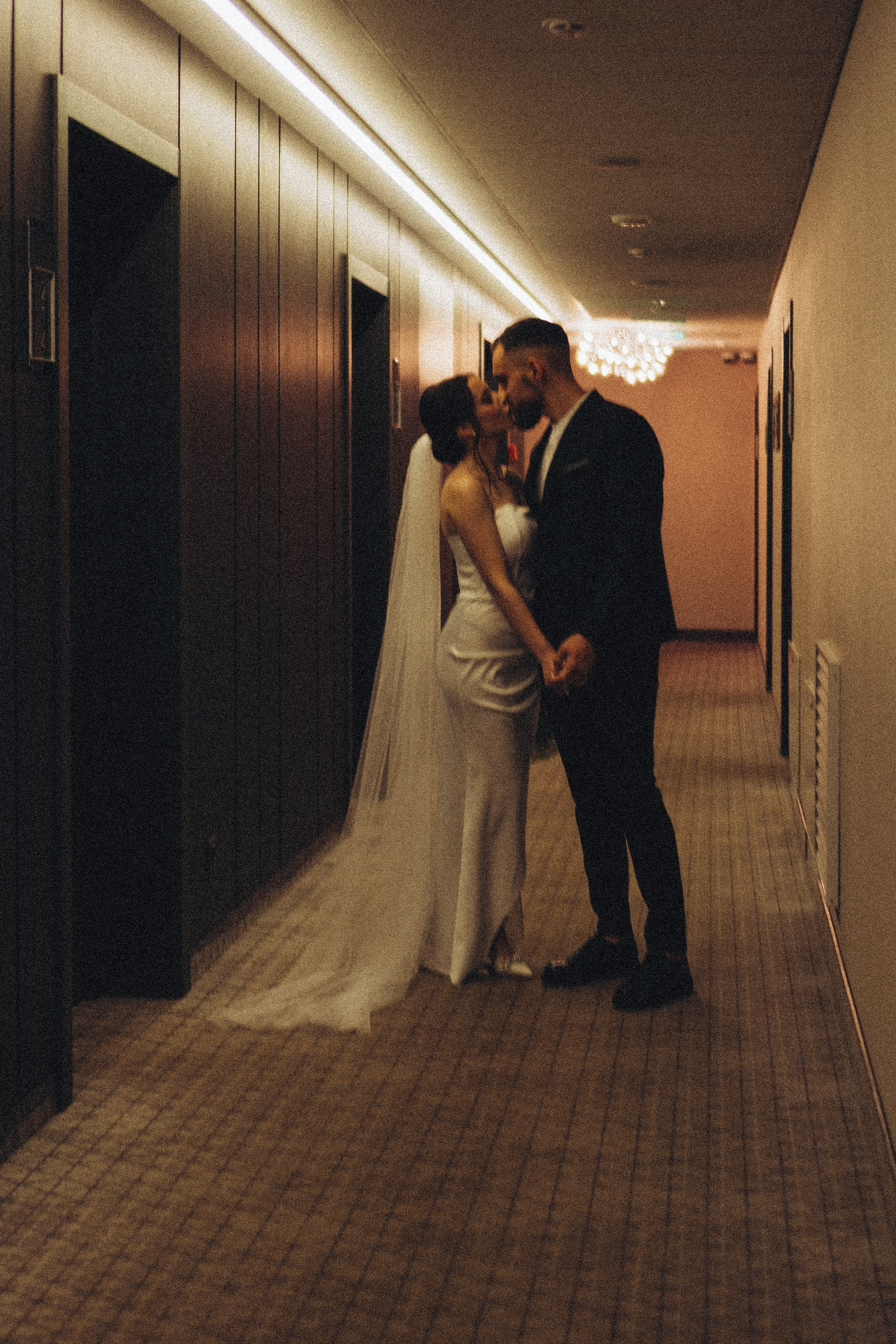 СВАДЕБНАЯ СЬЕМКА СБОРОВ ЖЕНИХА И НЕВЕСТЫ В ОТЕЛЕ И ТАКЖЕ ФОТОСЕССИИЯ В ОТЕЛЕЕ МЕГАПОЛИС БРЯНСК. Профессиональный фотограф, Санкт-Петербург — Виктория Богомолова