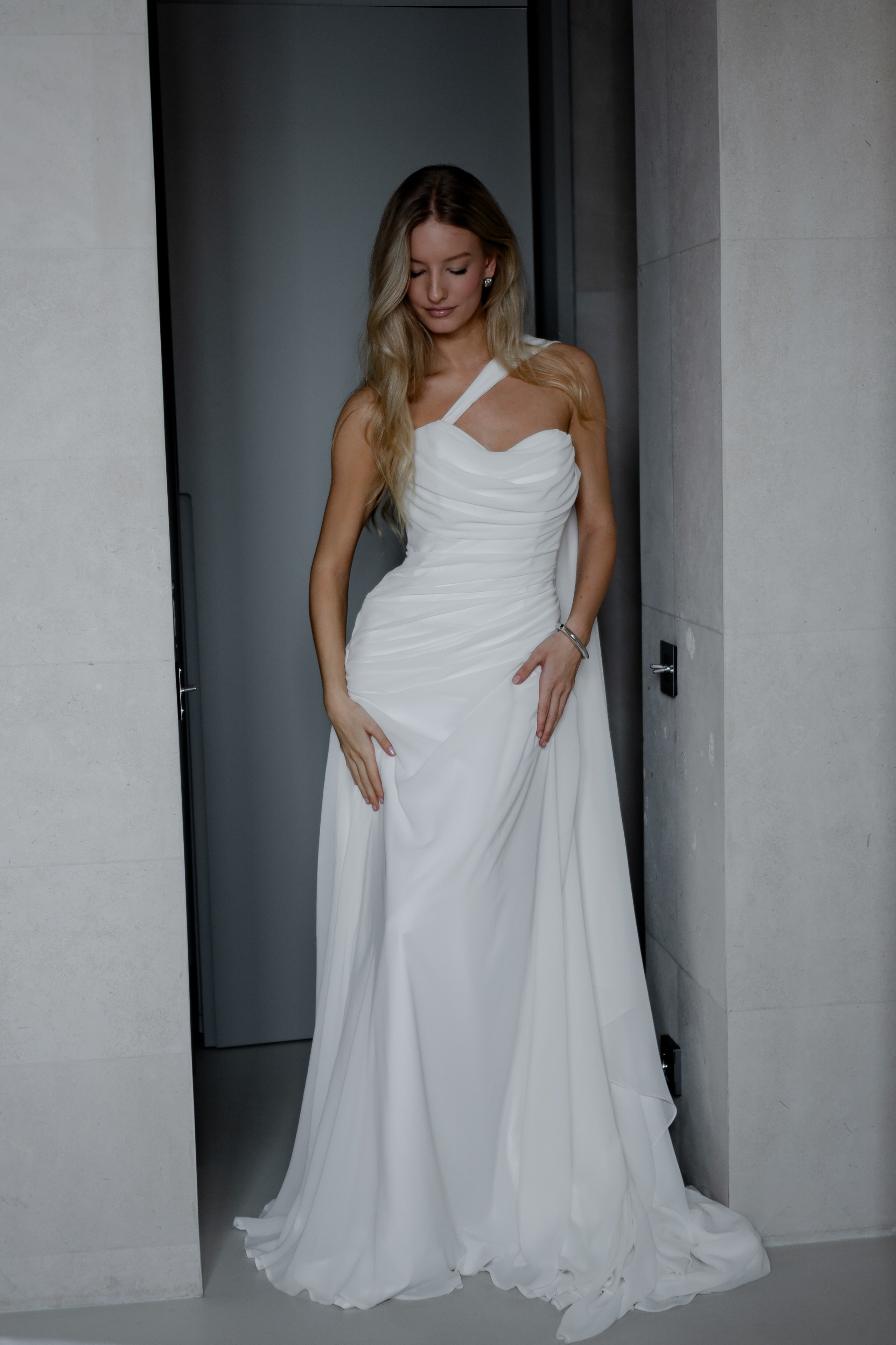 ЭЛЕГАНТНАЯ СВАДБЕНАЯ СЬЕМКА ЖЕНИХА И НЕВЕСТЫ В ДОРОГОМ ОТЕЛЕ САНКТ-ПЕТЕРБУРГА. Профессиональный фотограф, Санкт-Петербург — Виктория Богомолова