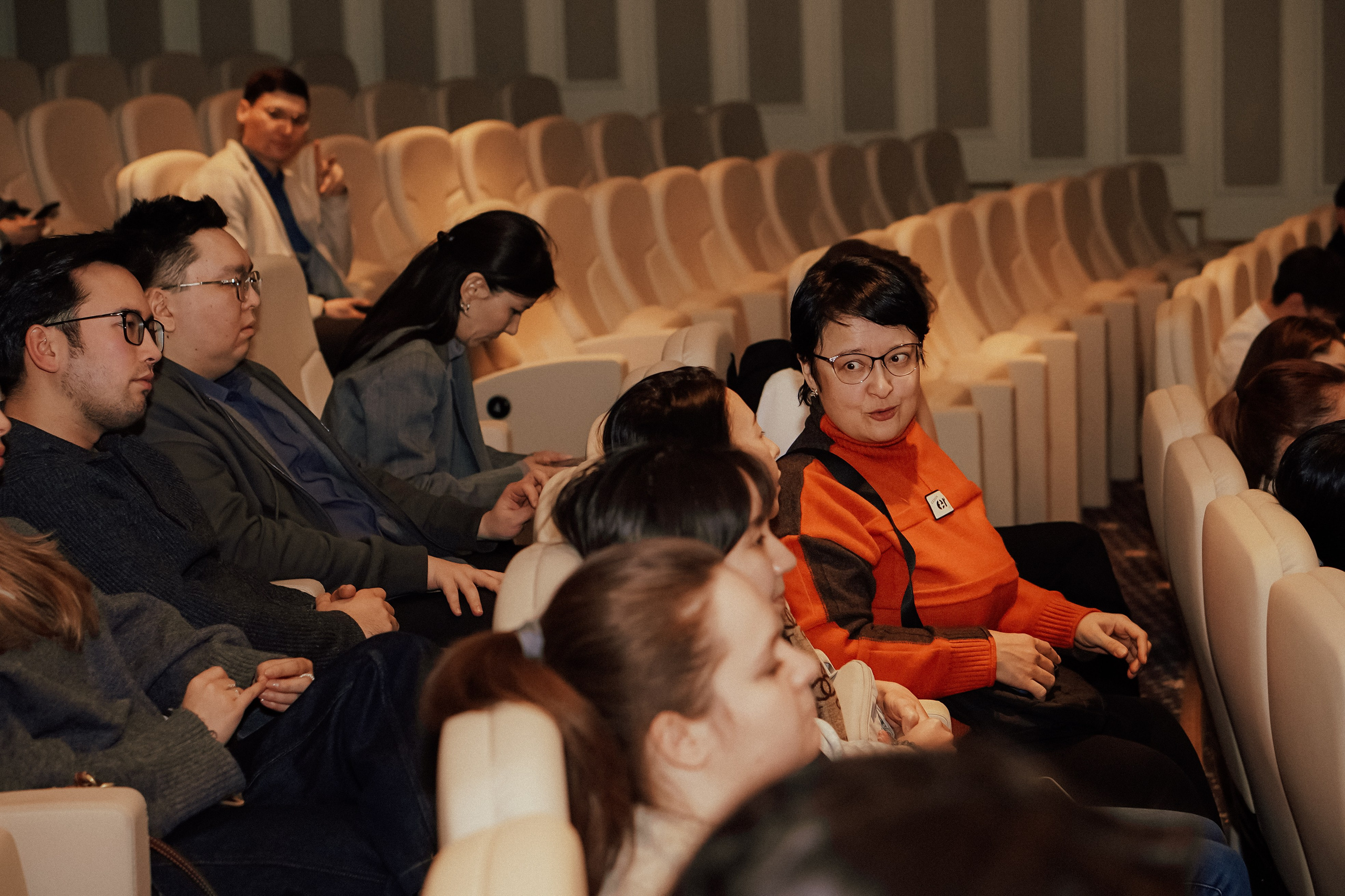 Казахстанские страницы (презентация книг). Крис Богомазова