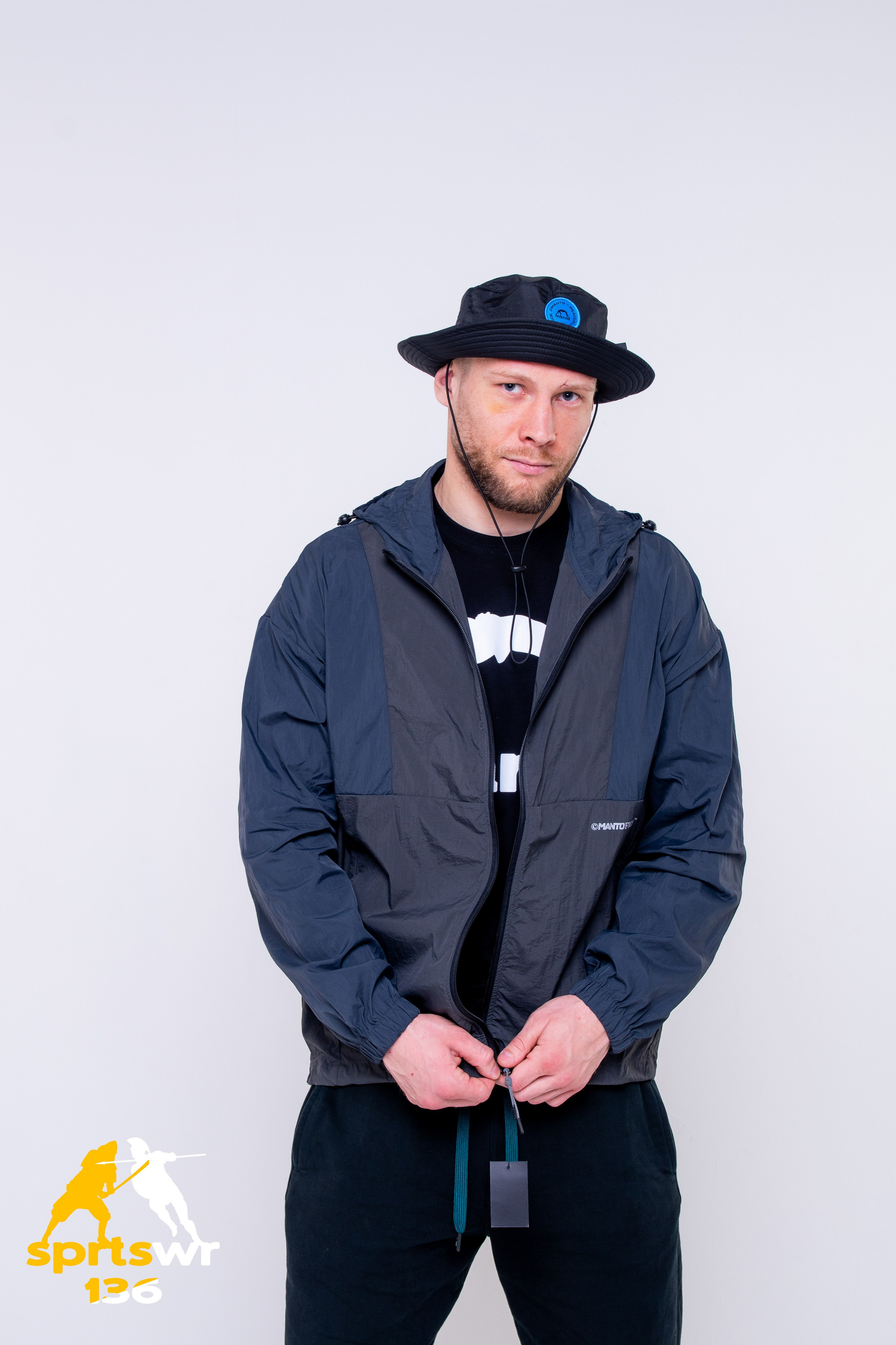 Одежда для мужчин. Профессиональная фотостудия в Санкт-Петербурге «Точка»