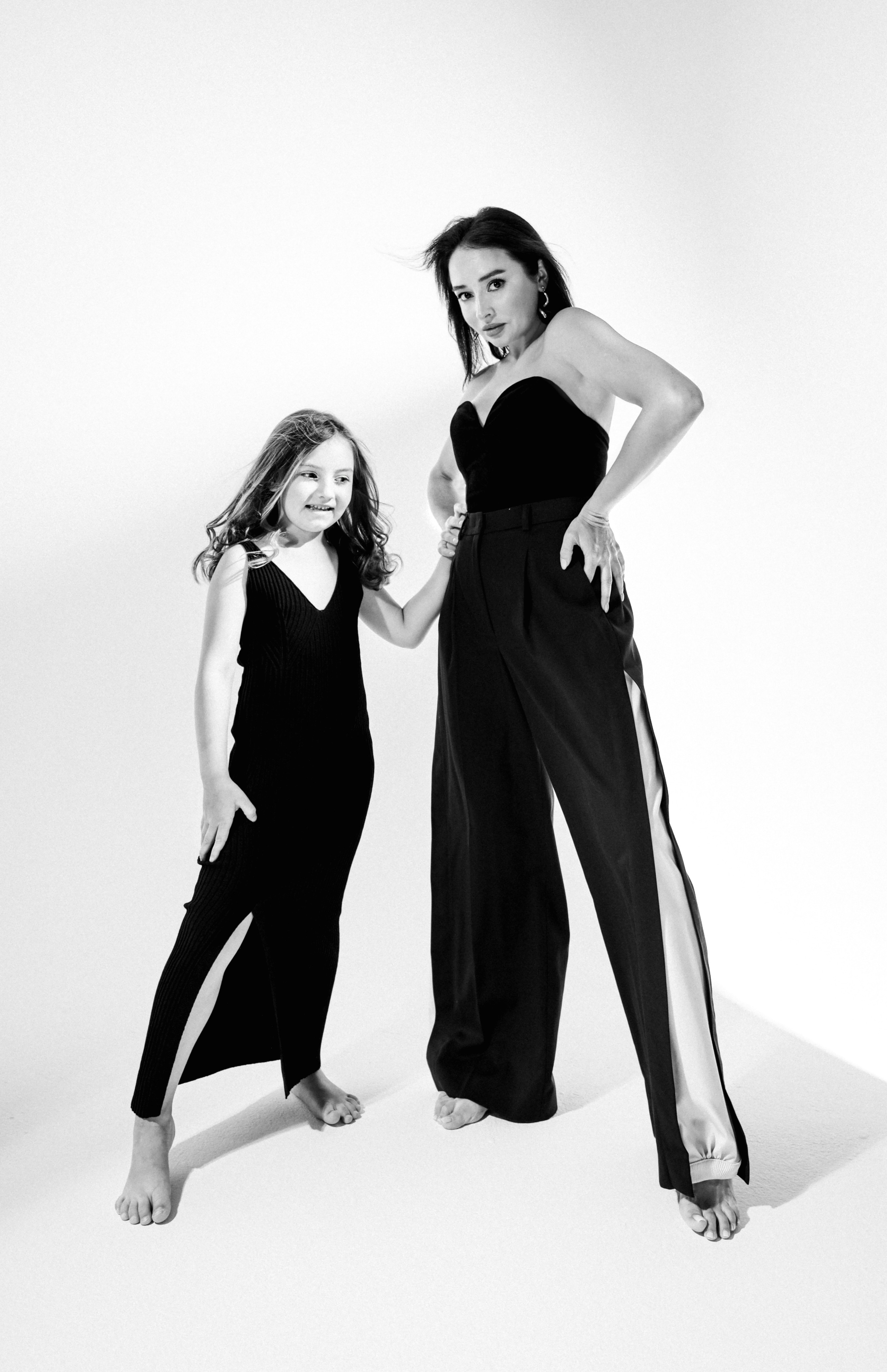 Mum with a dauther, fun and feelings. Family, portrait, content photo in Costa Rica Evgeniya Besprozvannykh