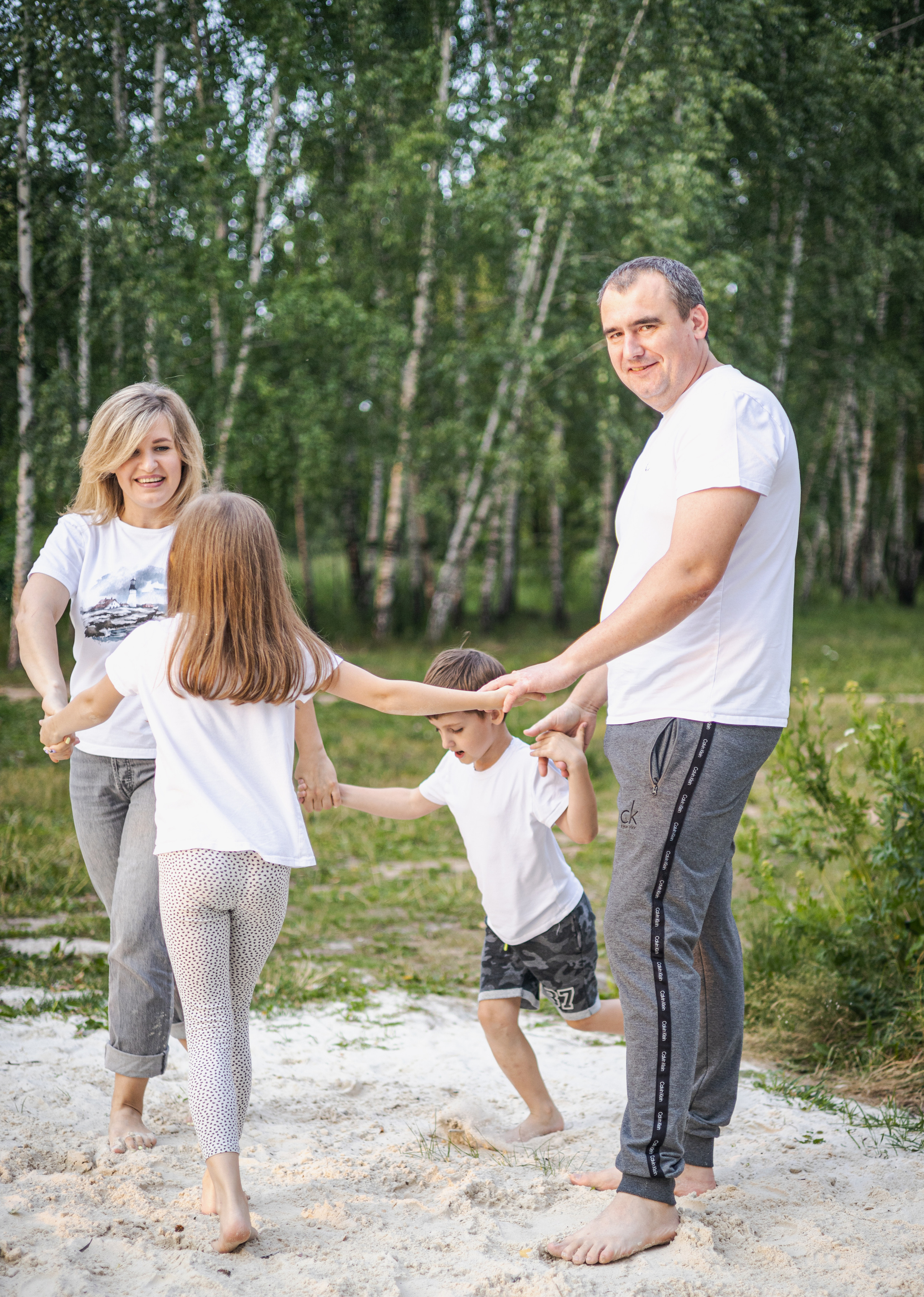 Family photo session on the sunset. Family, portrait, content photo in Costa Rica Evgeniya Besprozvannykh