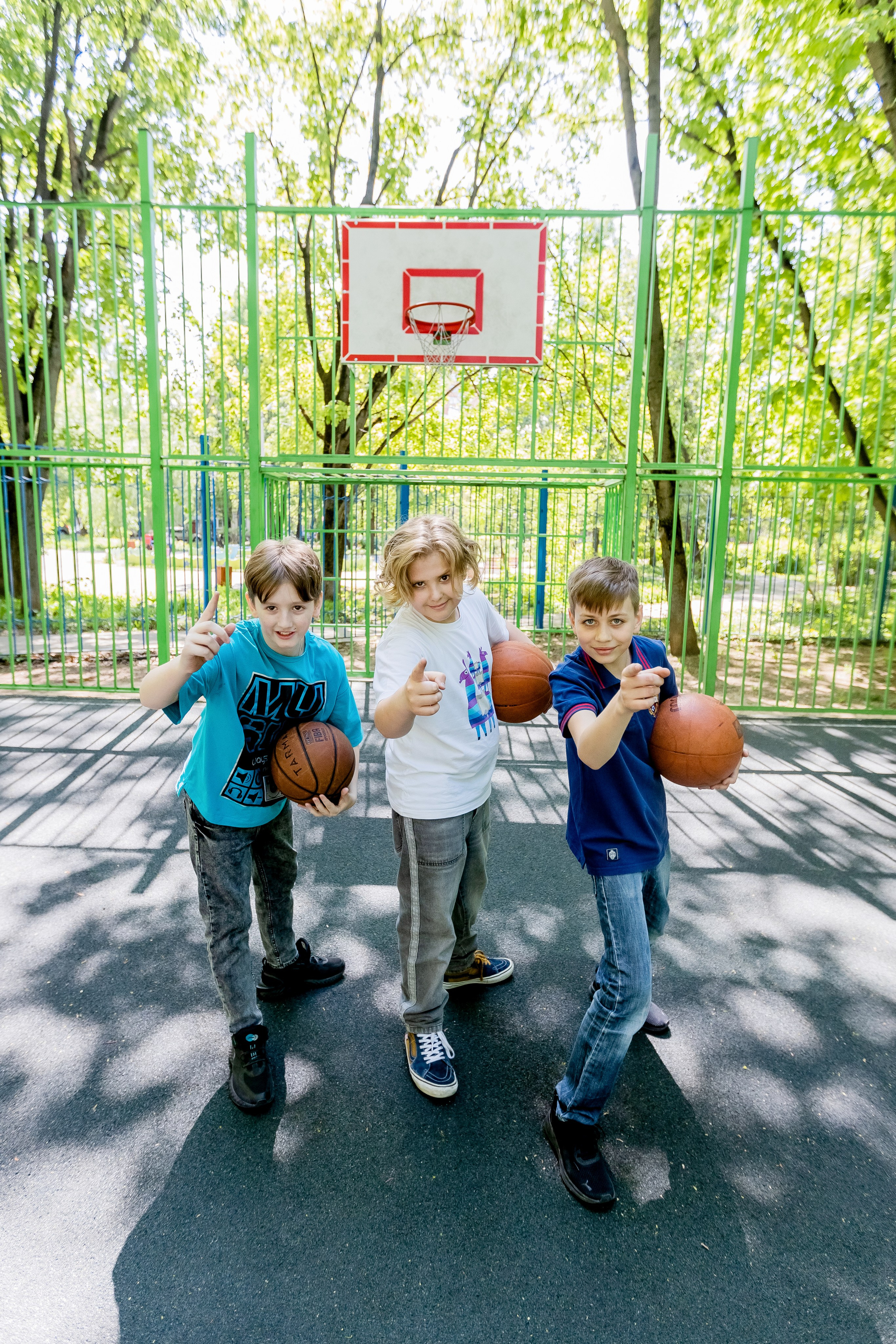 Школьные фотографии с друзьями. Выпускные альбомы в Зеленограде, Москве и МО