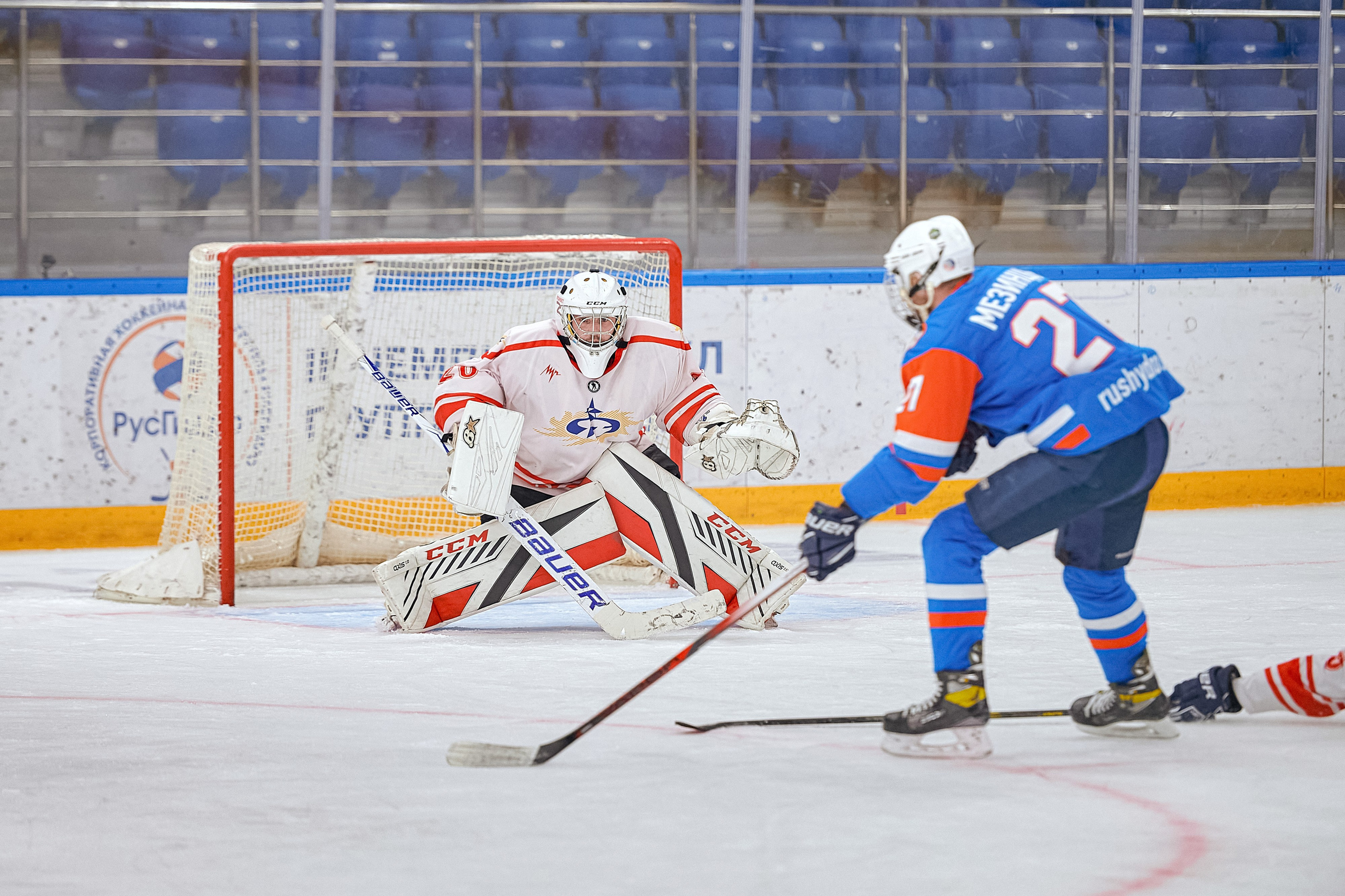 Портфолио репортажной фотосъёмки: Кристалл арена — Хоккей — РусГидро. Фотограф Яковлев Роман — Красноярск
