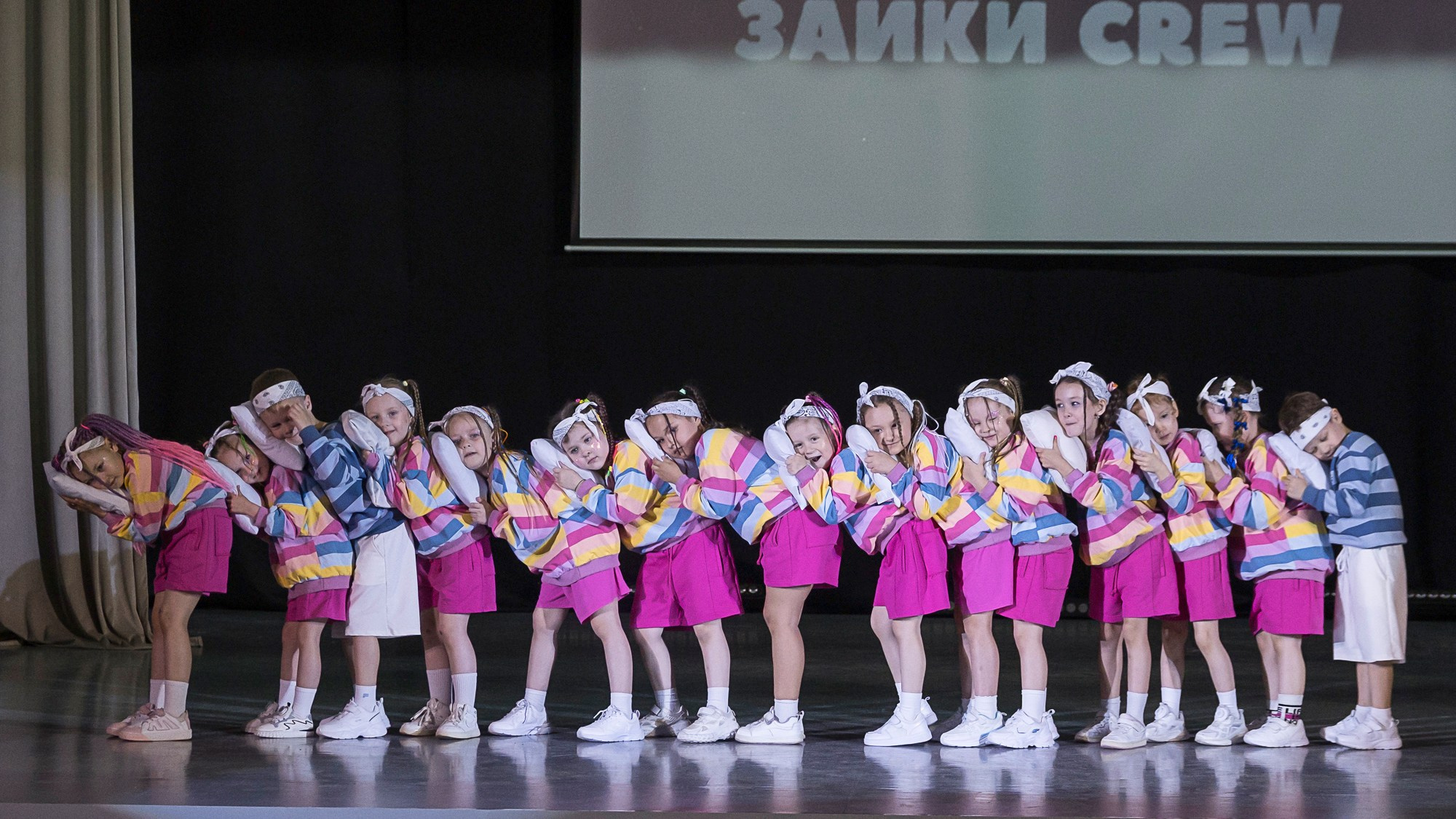Отчетный концерт школы танцев UPGRADE. Репортажный фотограф в Казани Павел Серпокрылов
