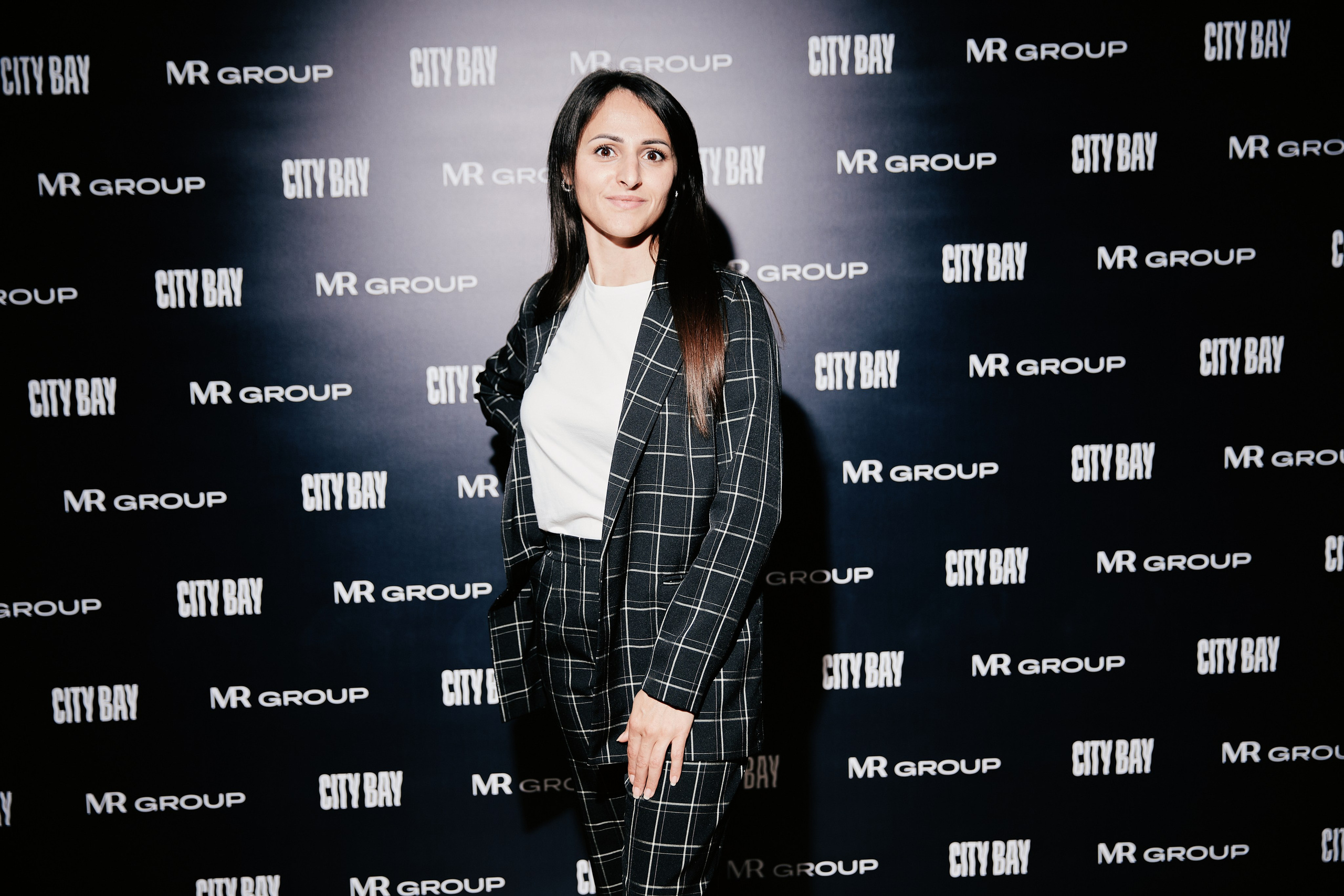 Презентация MR Group в ibis 23.04. Свадебный репортажный фотограф краснодар максим дремов дрёмов фотосессия студия цена