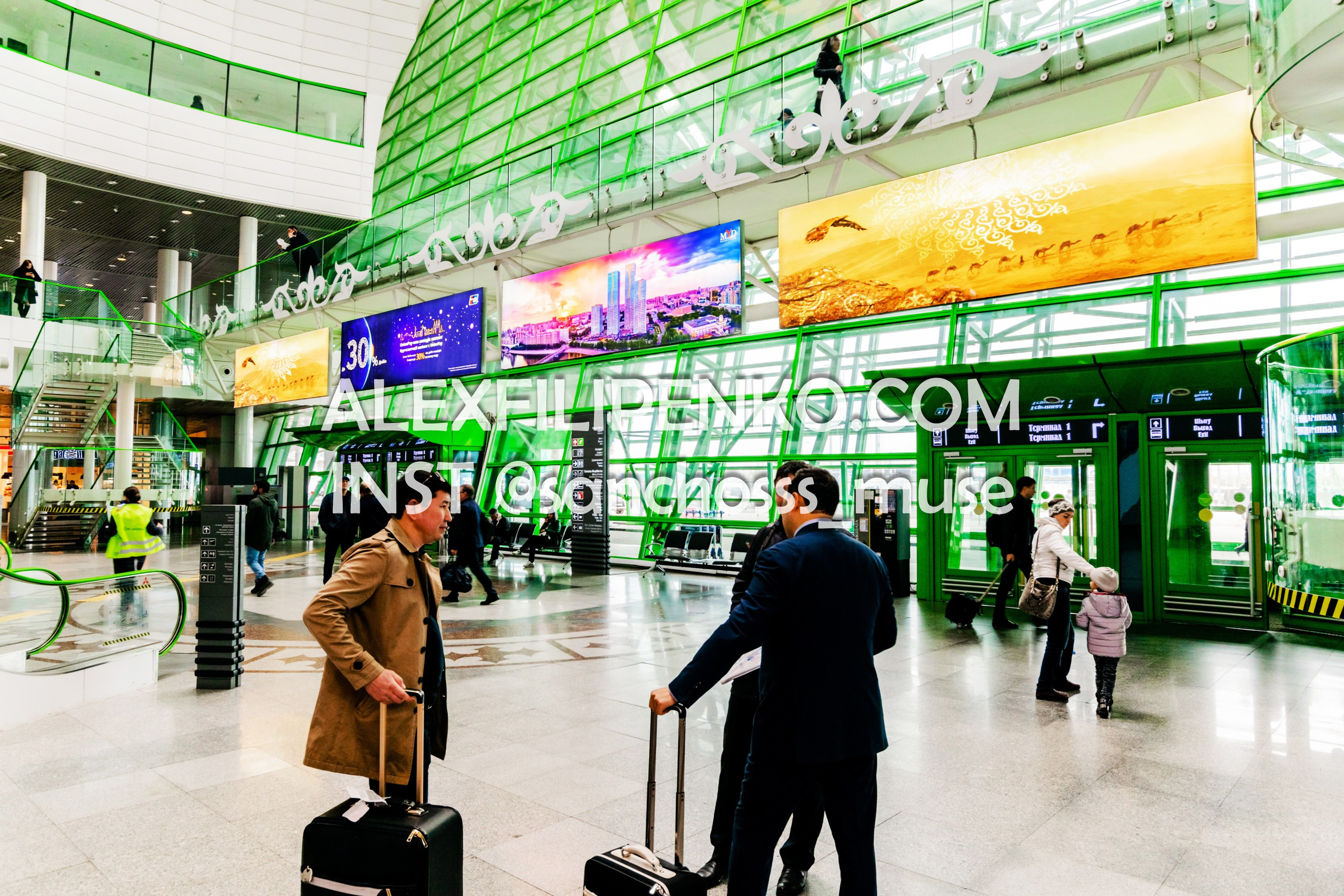 Фотосъемка для рекламного оператора MYD Production в Аэропорту Астаны. Фотограф интерьера недвижимости и архитектуры в Астане