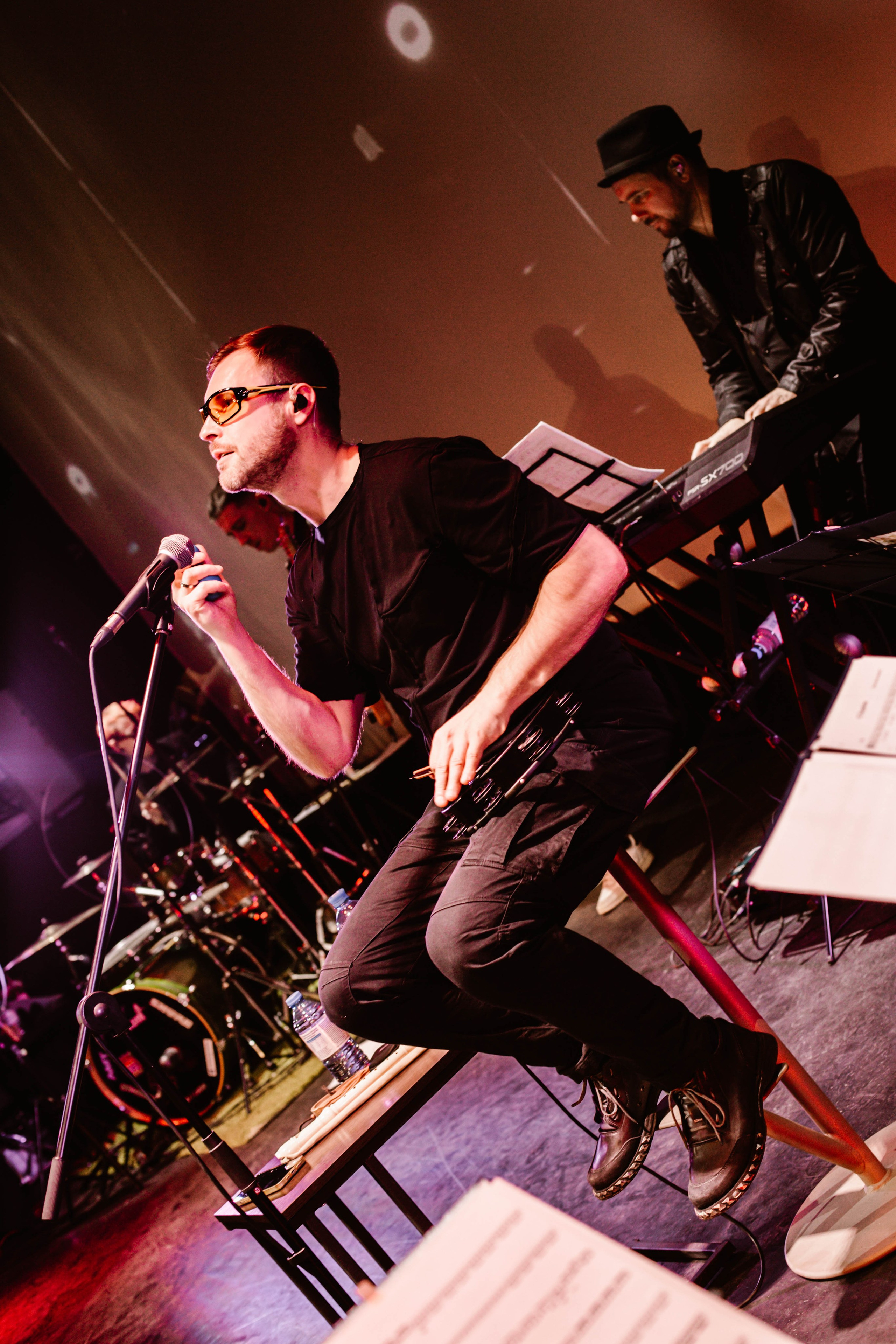 Рекорд. Герои нашего времени со струнным оркестром. Фотограф в Нижнем Новгороде