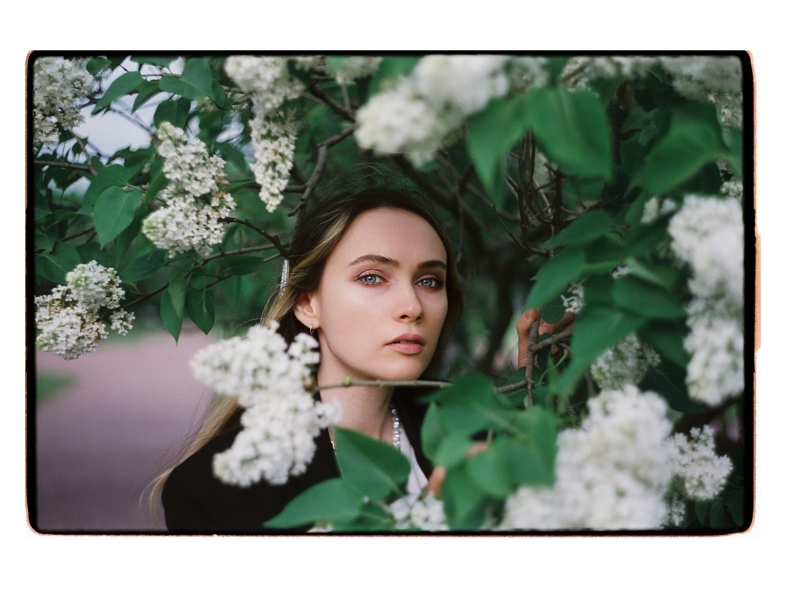 Прогулочная фотосессия на плёнку в Петербурге. Светлана Гопанюк. Портретный фотограф. Санкт-Петербург. СПб