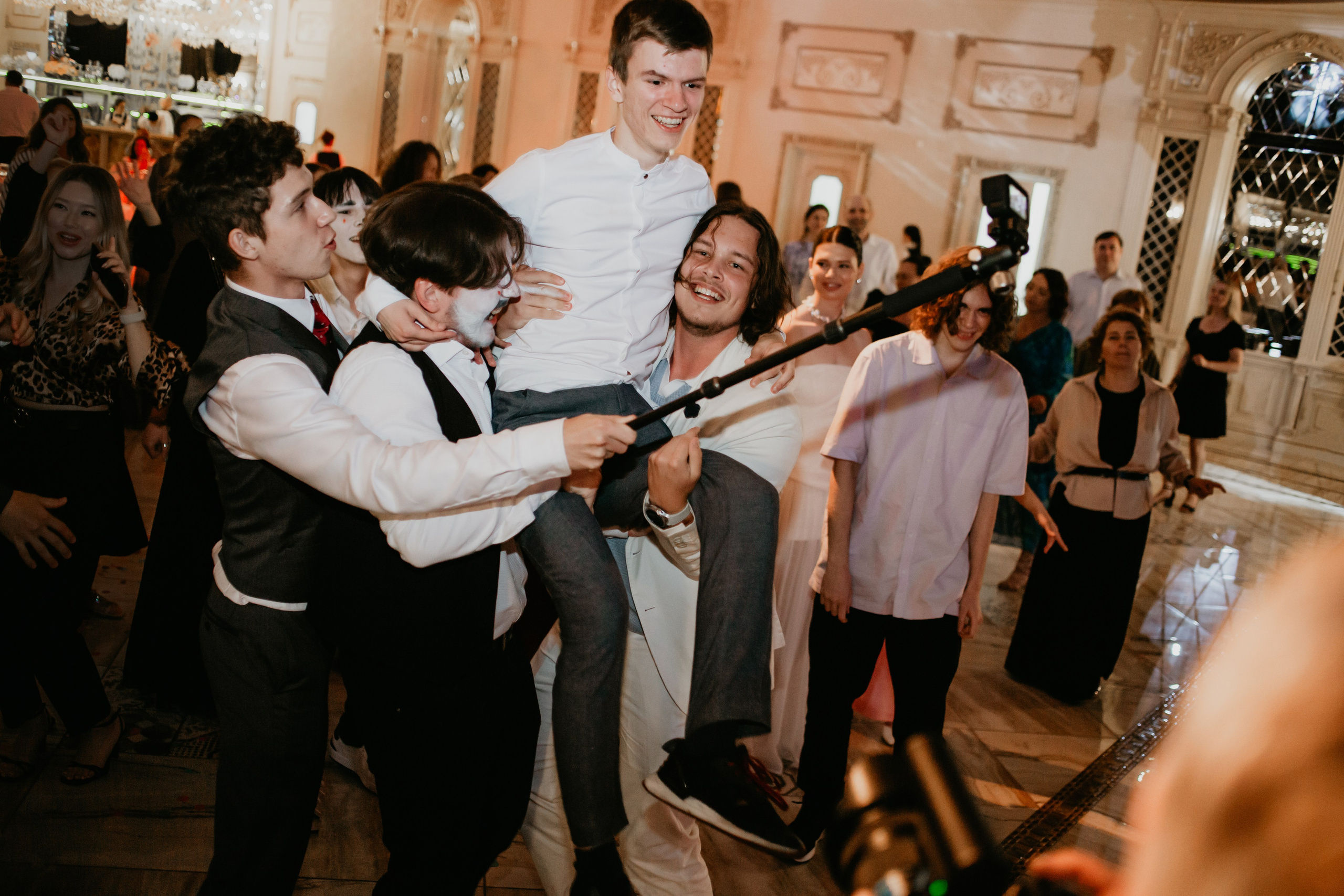 Выпускной. 11 лицей. Фотограф в Челябинске Ополихина Анна