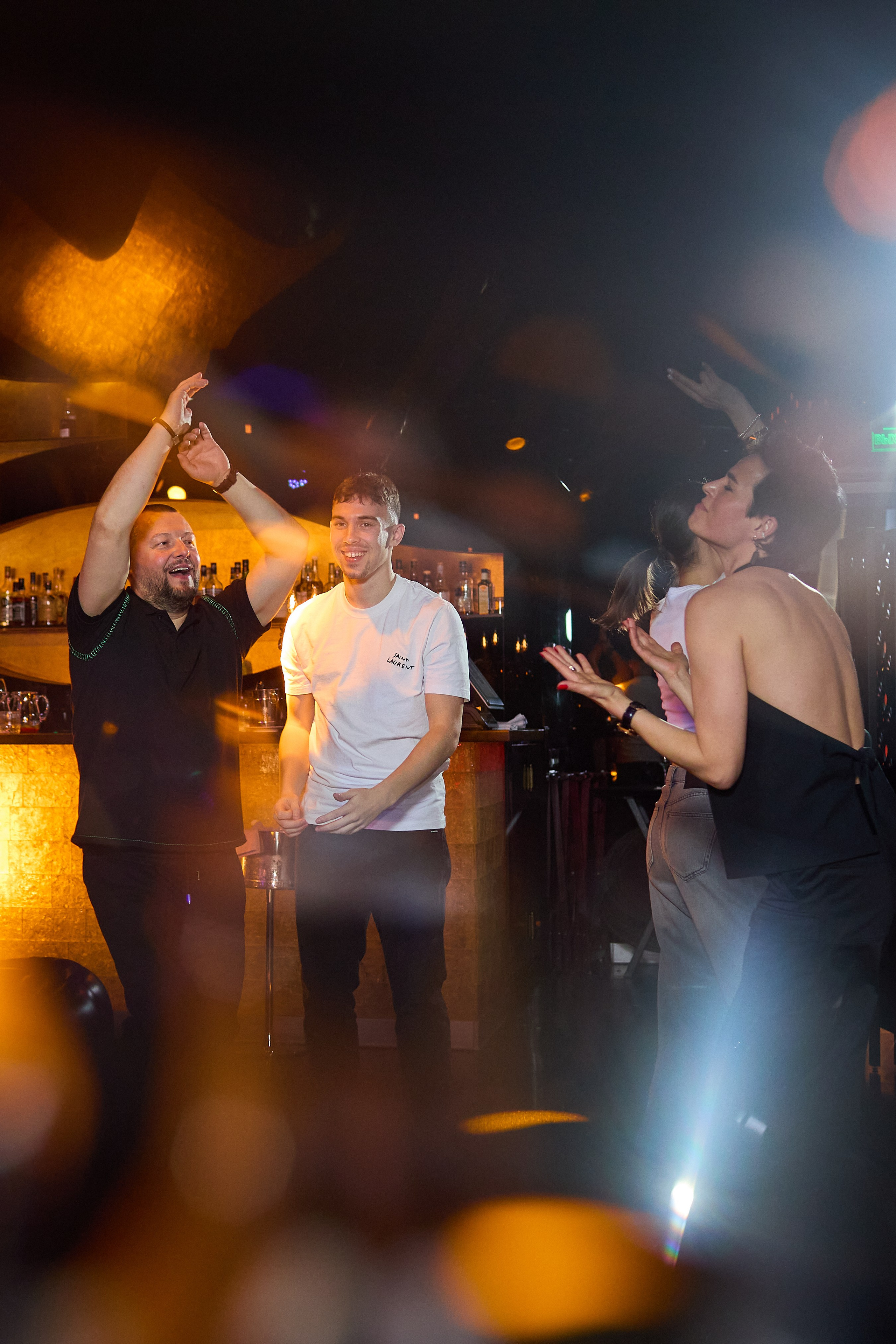 Юбилей в City Voice & Six Floor. Александр Осин — корпоративный и семейный фотограф в Москве