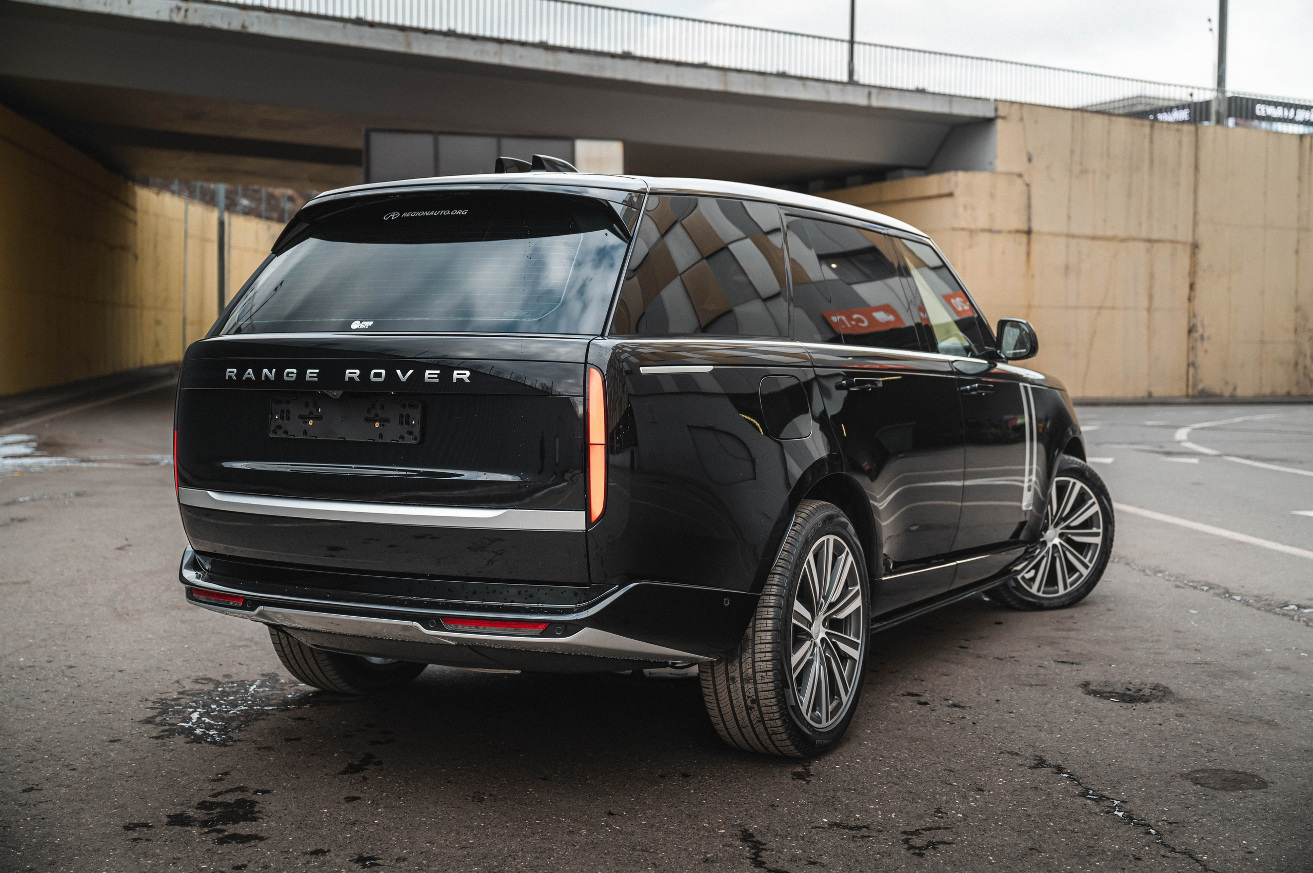 Rnge Rover Long V 2024. Автомобильный фотограф в Москве — Сидоров Дмитрий