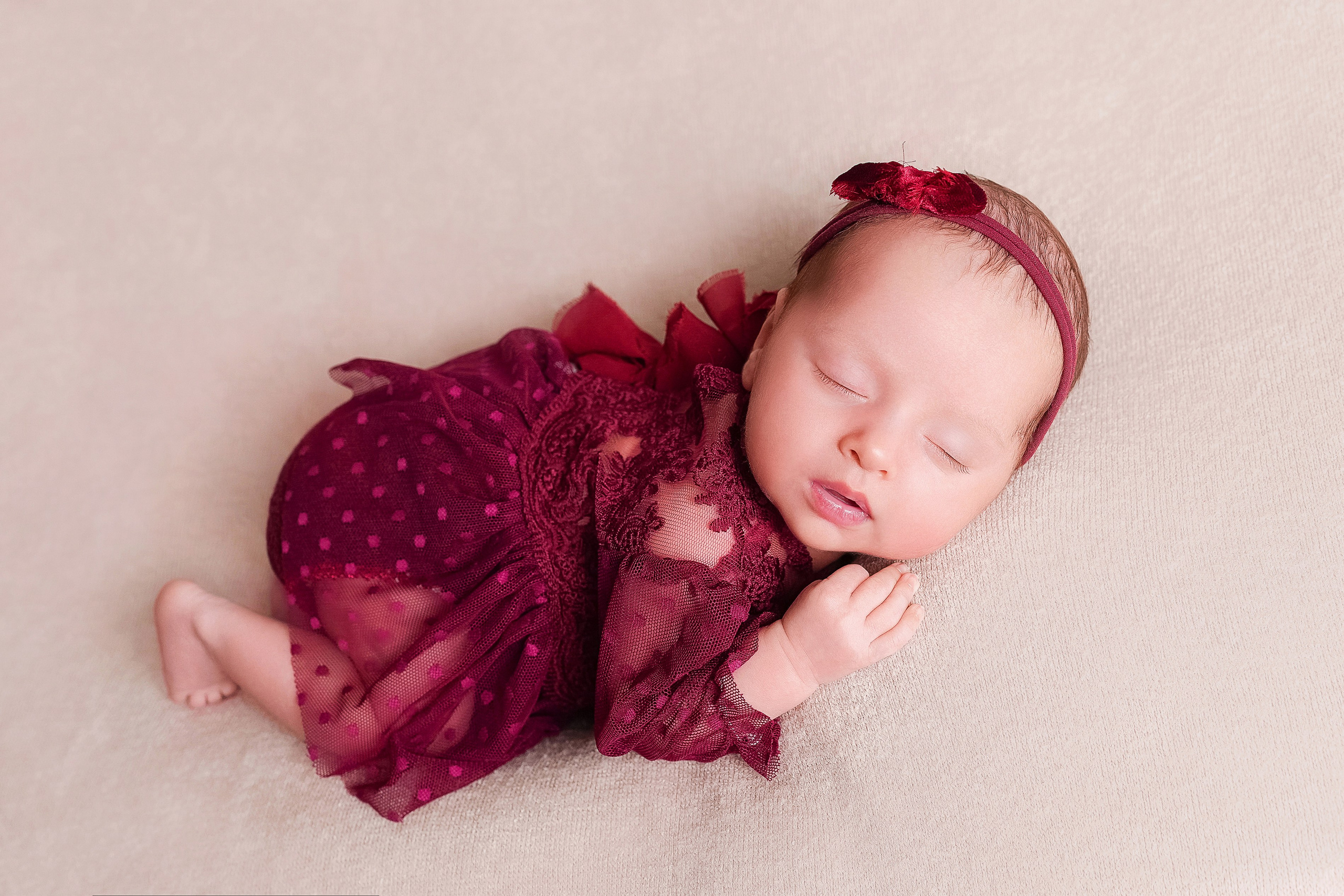Newborn. Фотограф новорожденных и детский фотограф в Екатеринбурге Ксени