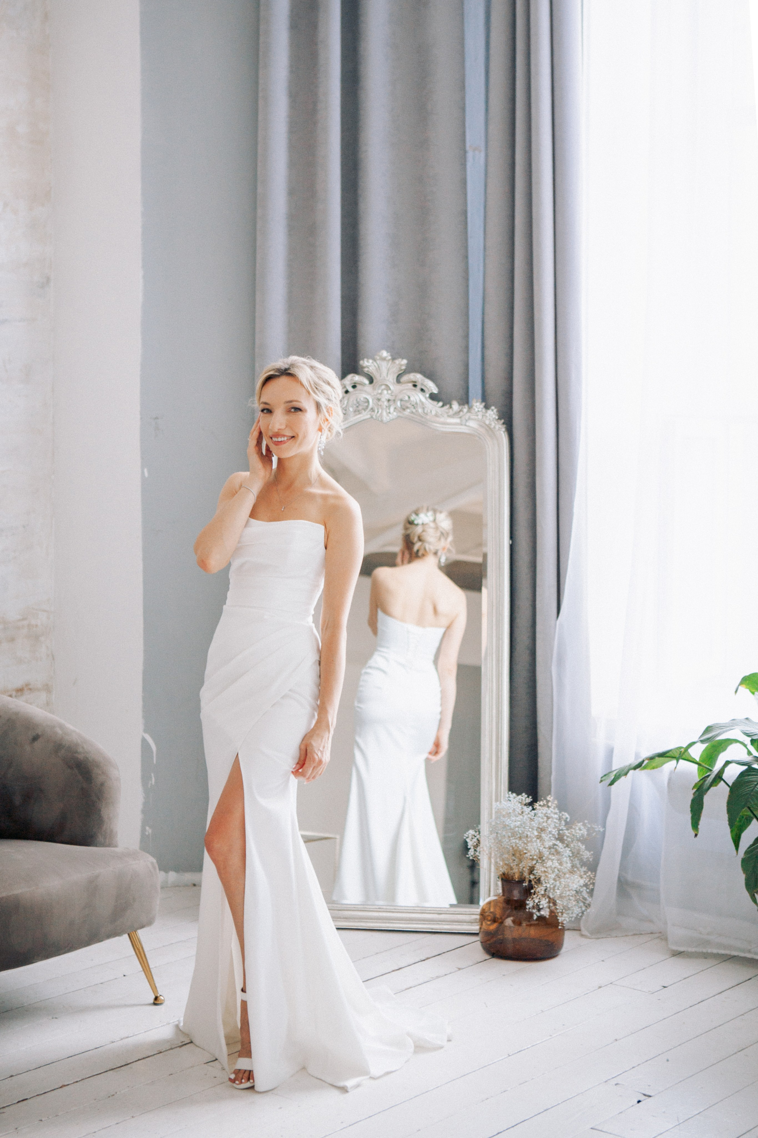 Утро невесты и фотосессия в гостинице radisson collection hotel moscow бывшая гостиница украина. Фотограф Ольга Ефремова