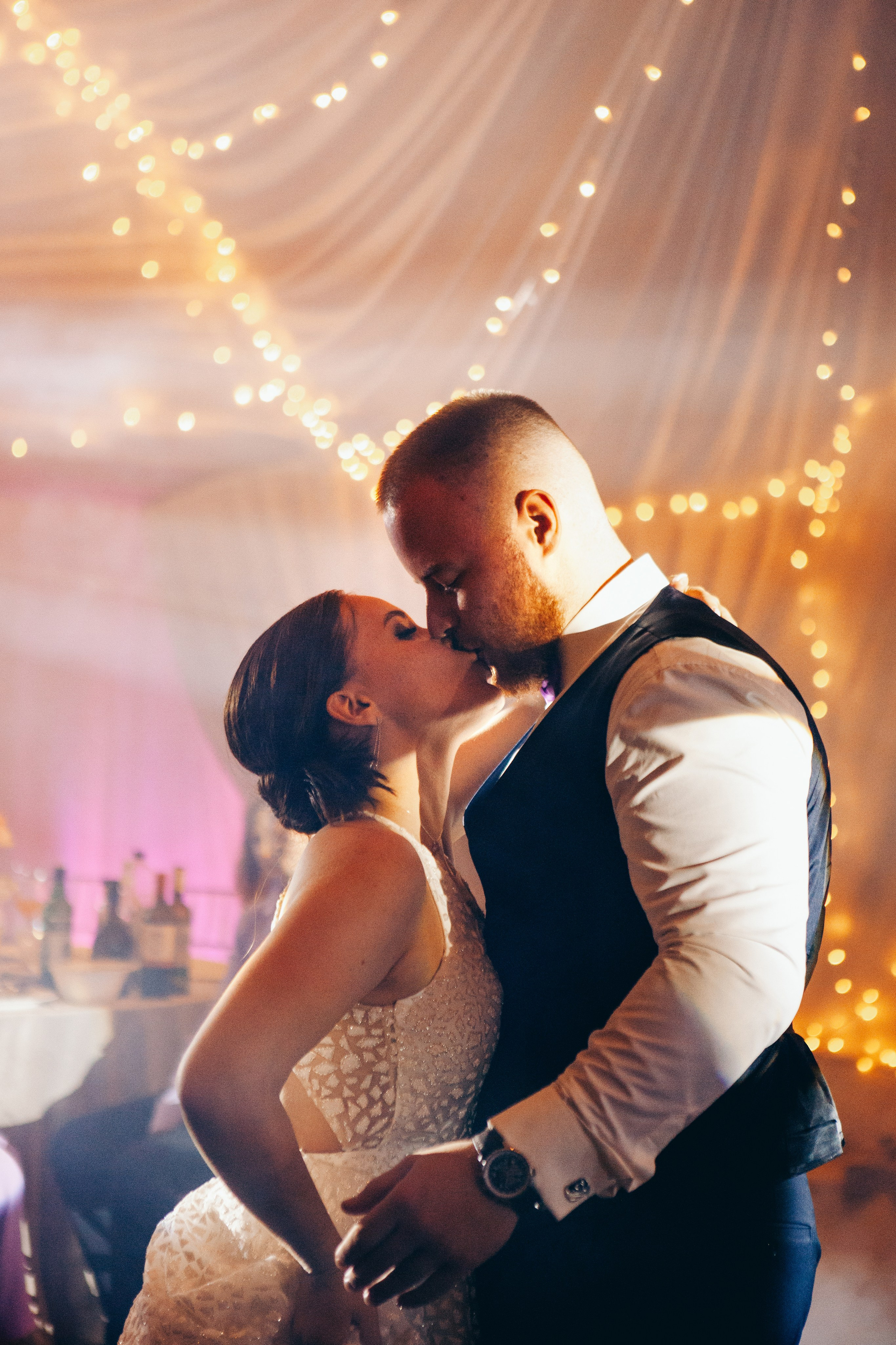 Свадебная фотосессия в отеле hartwell hotel и на патриарших прудах. Фотограф Ольга Ефремова