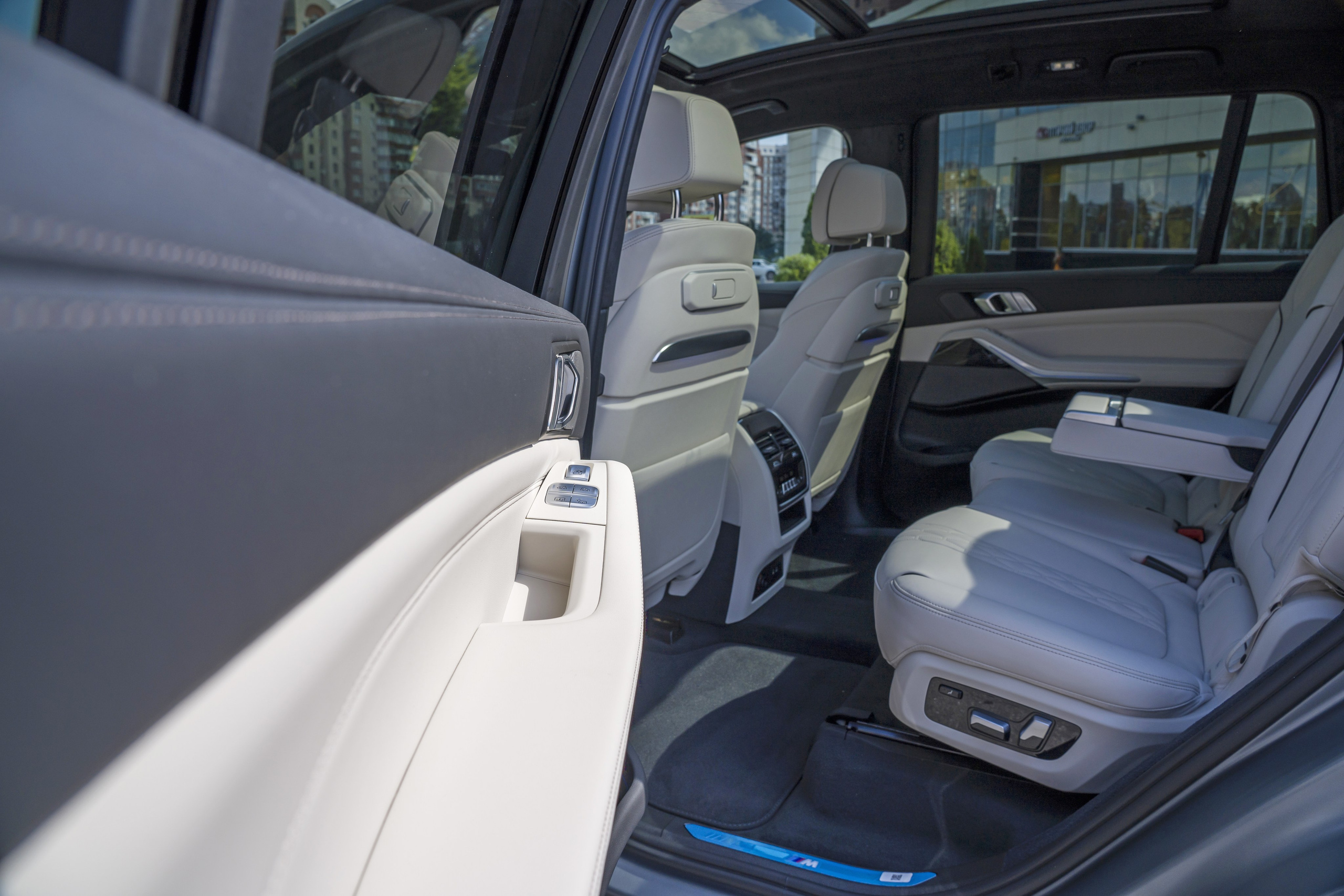 Такси люкс-класса. Фотограф в Санкт-Петербурге. Репортажная и все съёмки для бизнеса