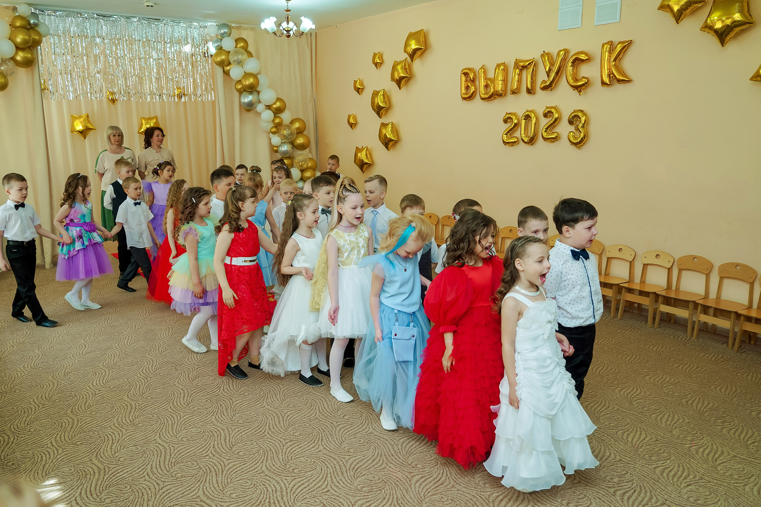 Фотосъемка видеосъёмка фотограф видеооператор новогодних утренников  в. Фотограф, видеооператор Нина Коршунова