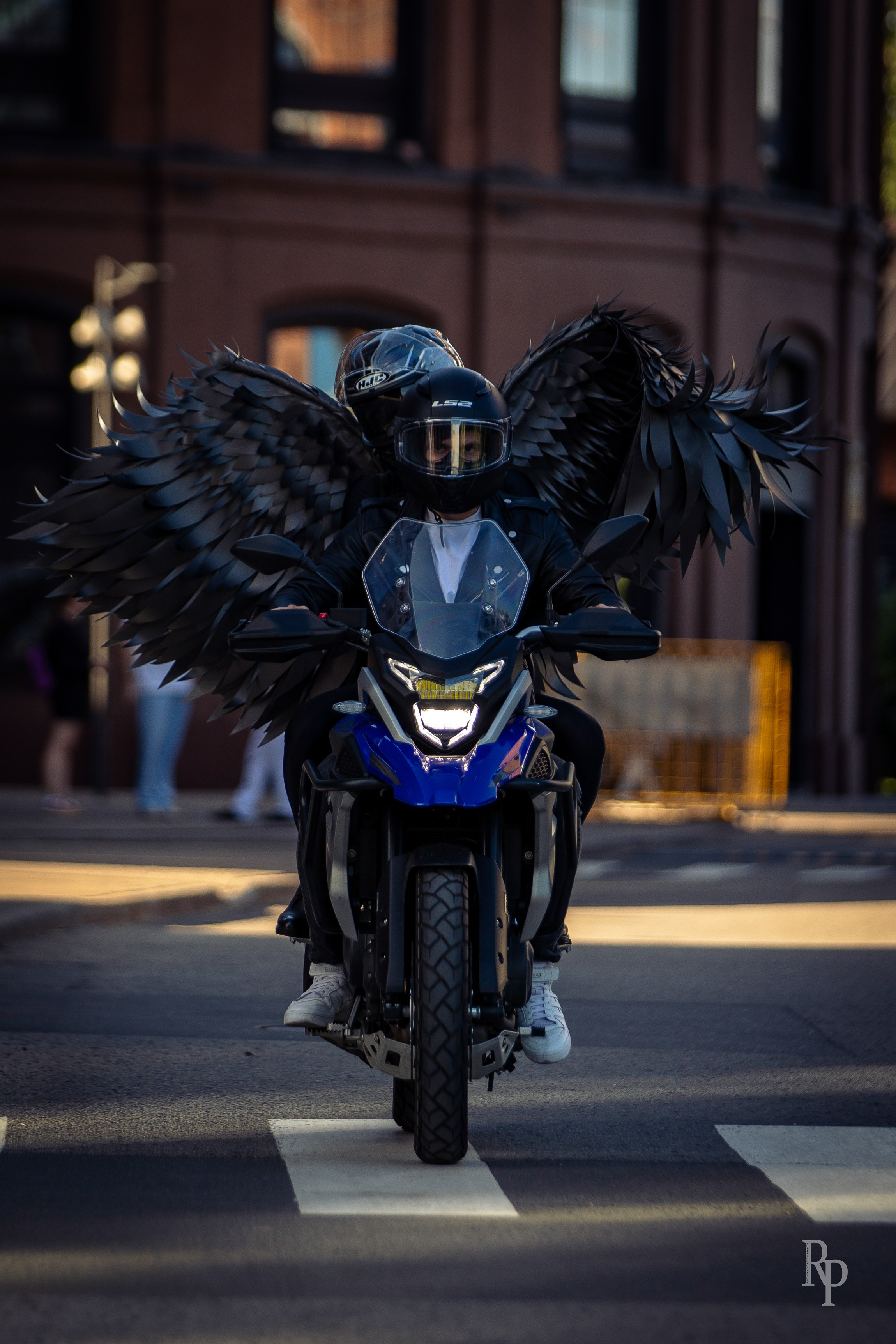 «Angel and demon». Rusty Photographer