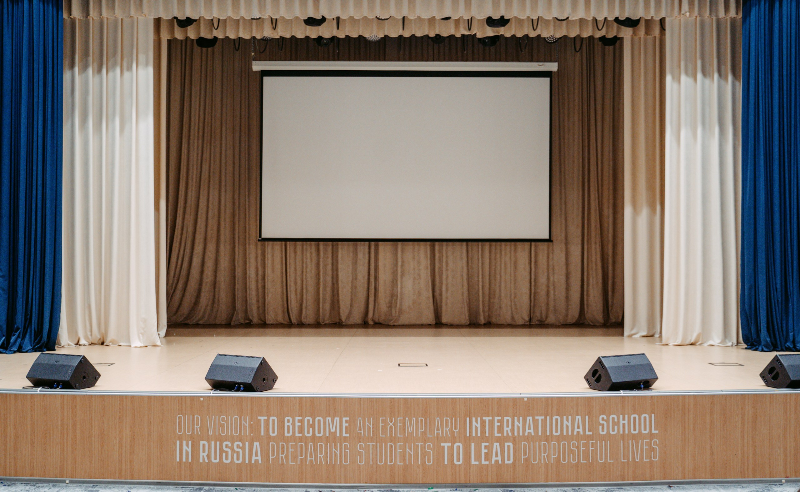 Международная школа Казани. Саша Копылов, фотограф в Казани