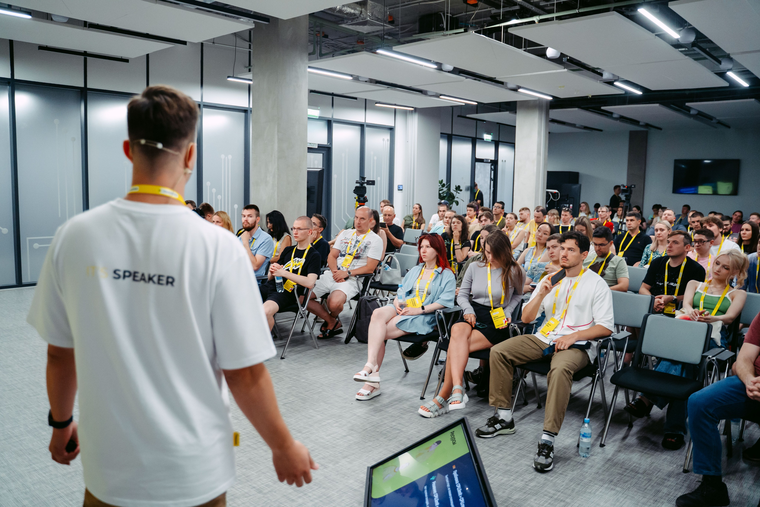 Тинькофф. ИТ-фест / 2023. Саша Копылов, фотограф в Казани