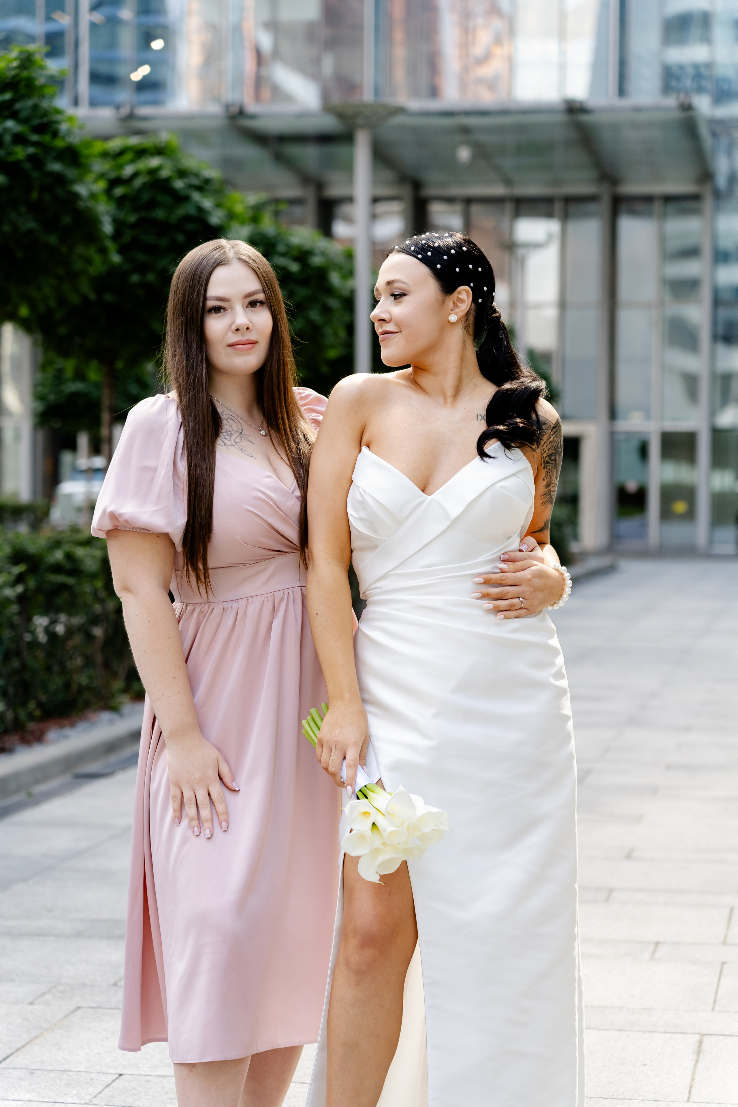 Невеста с подружкой Свадебная фотосессия Москва