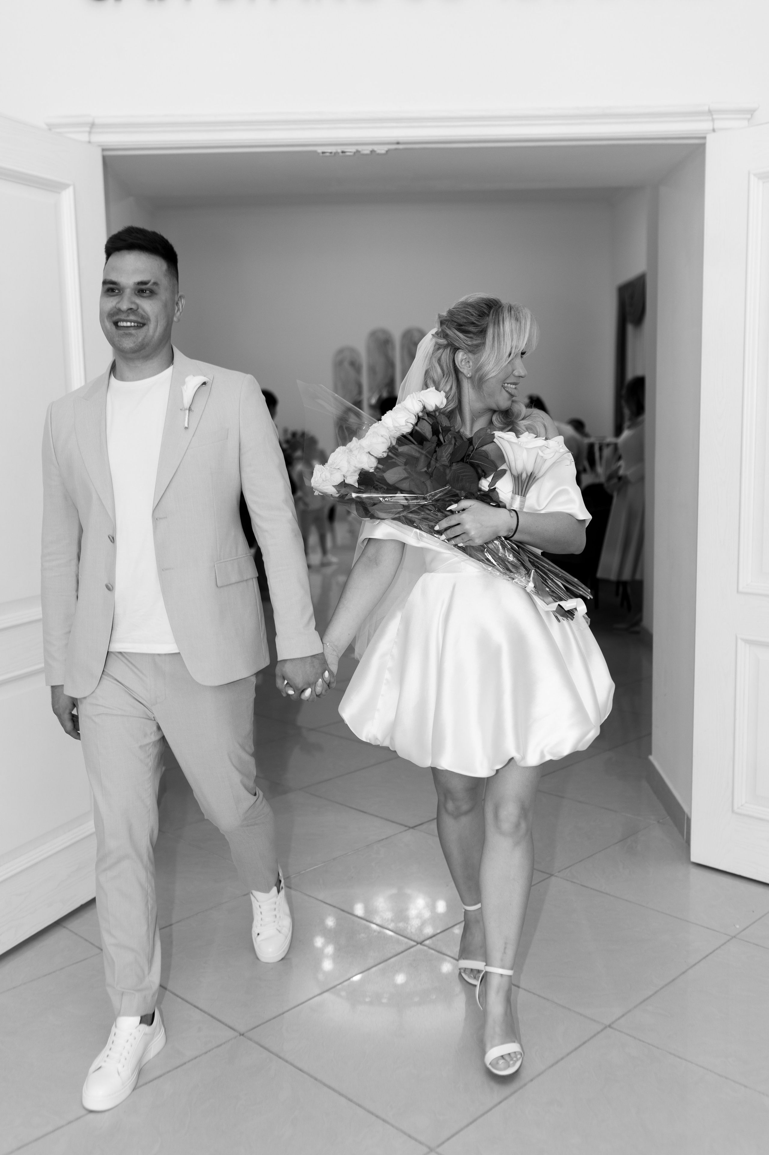 Олеся и Рома, ВДНХ. Свадебный фотограф | Москва