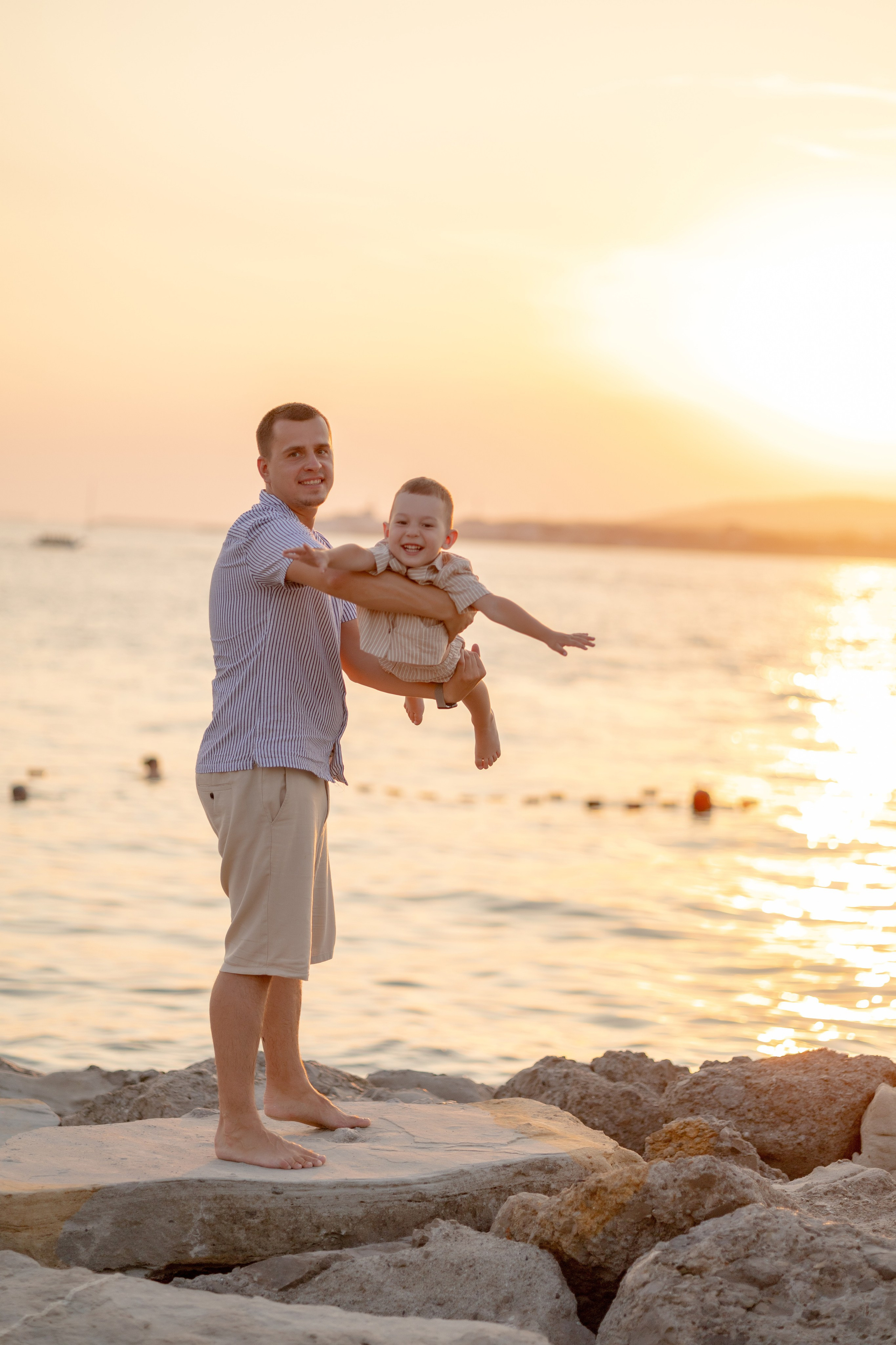 Закат на пляже Метрополь. Семейный и портретный фотограф в Геленджике Любовь Бодрова