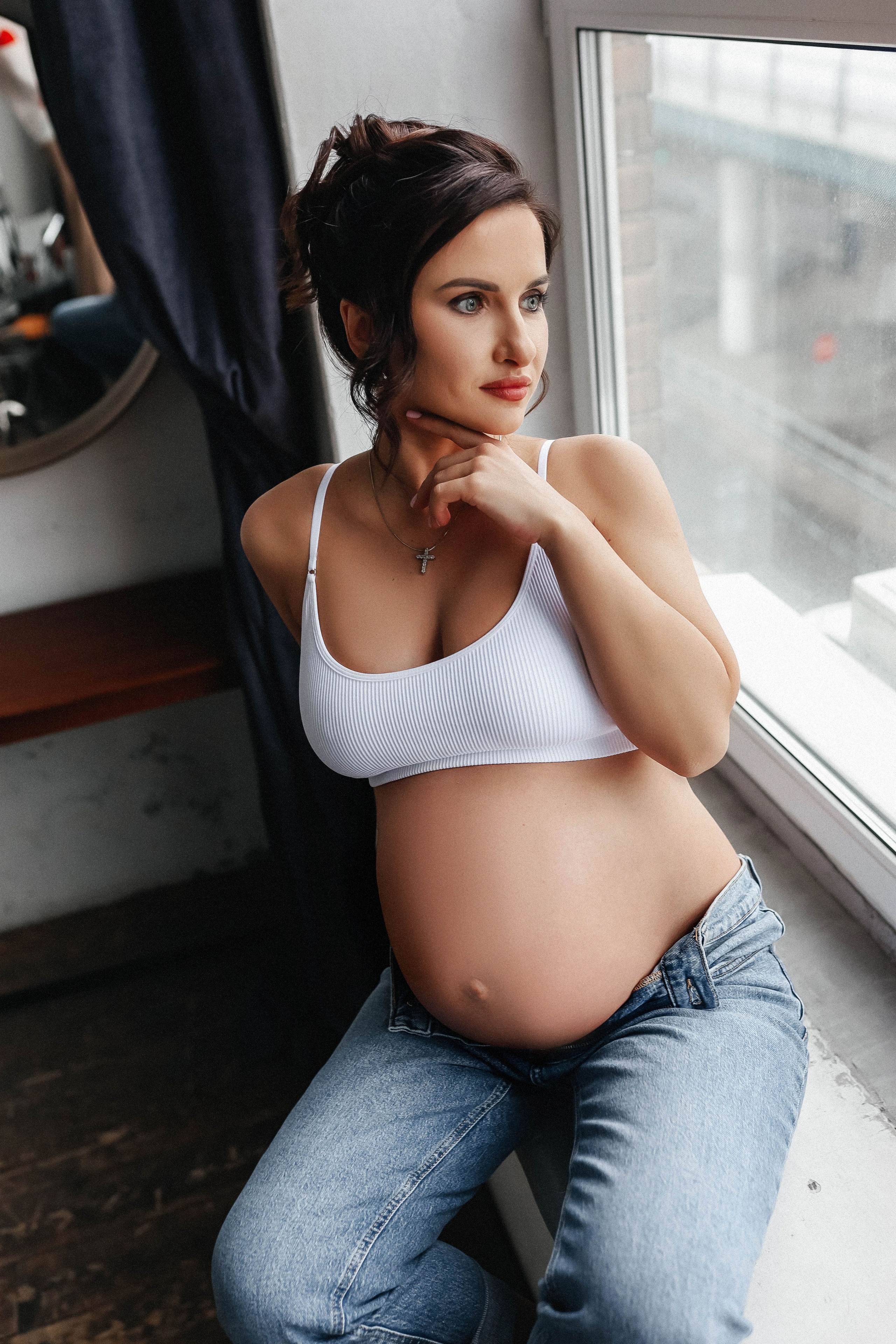 Фотосессия беременности в Москве в студии. Свадебный и семейный фотограф в Москве