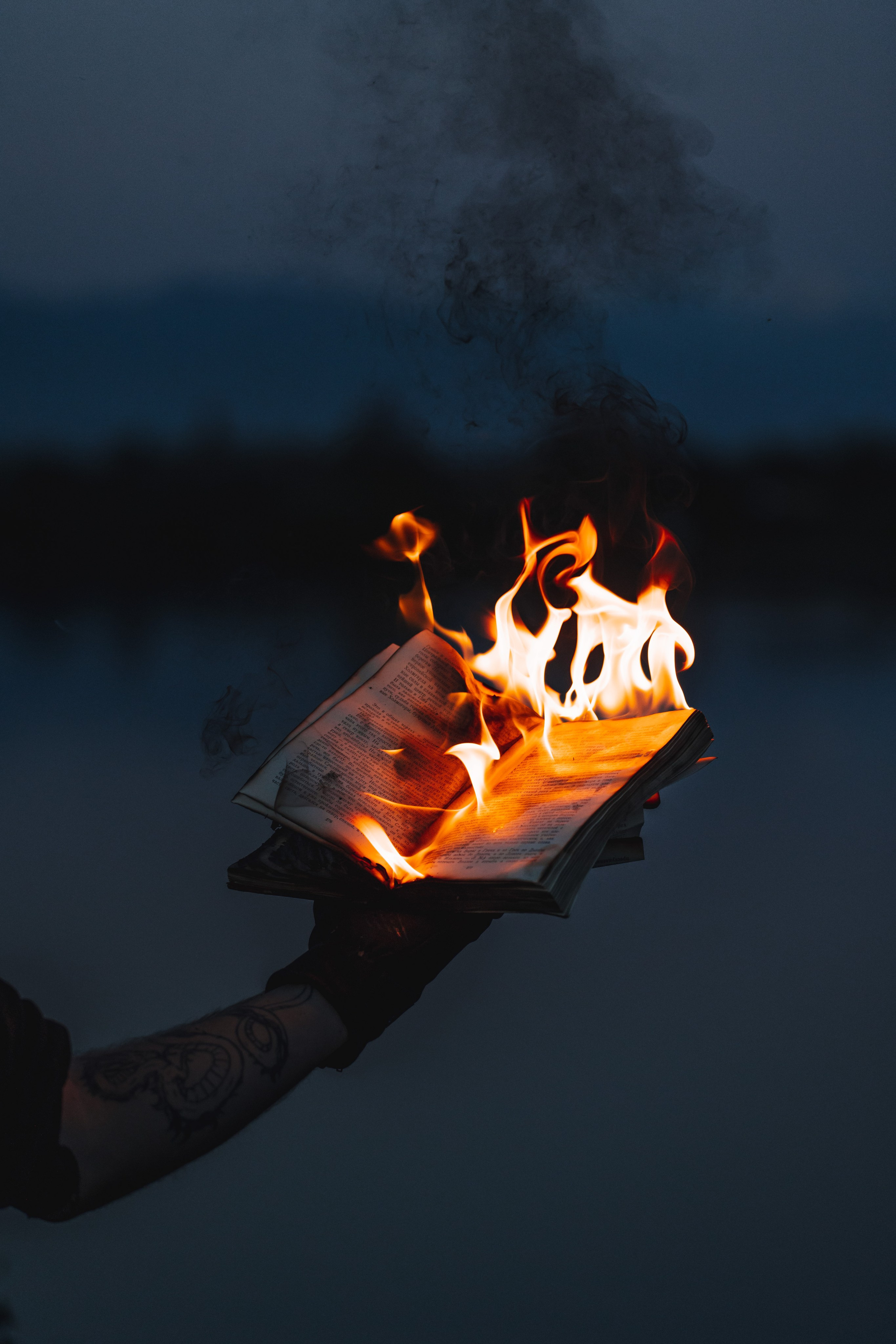 With fire. Photographer in Saint-Petersburg and Moscow Max Spector