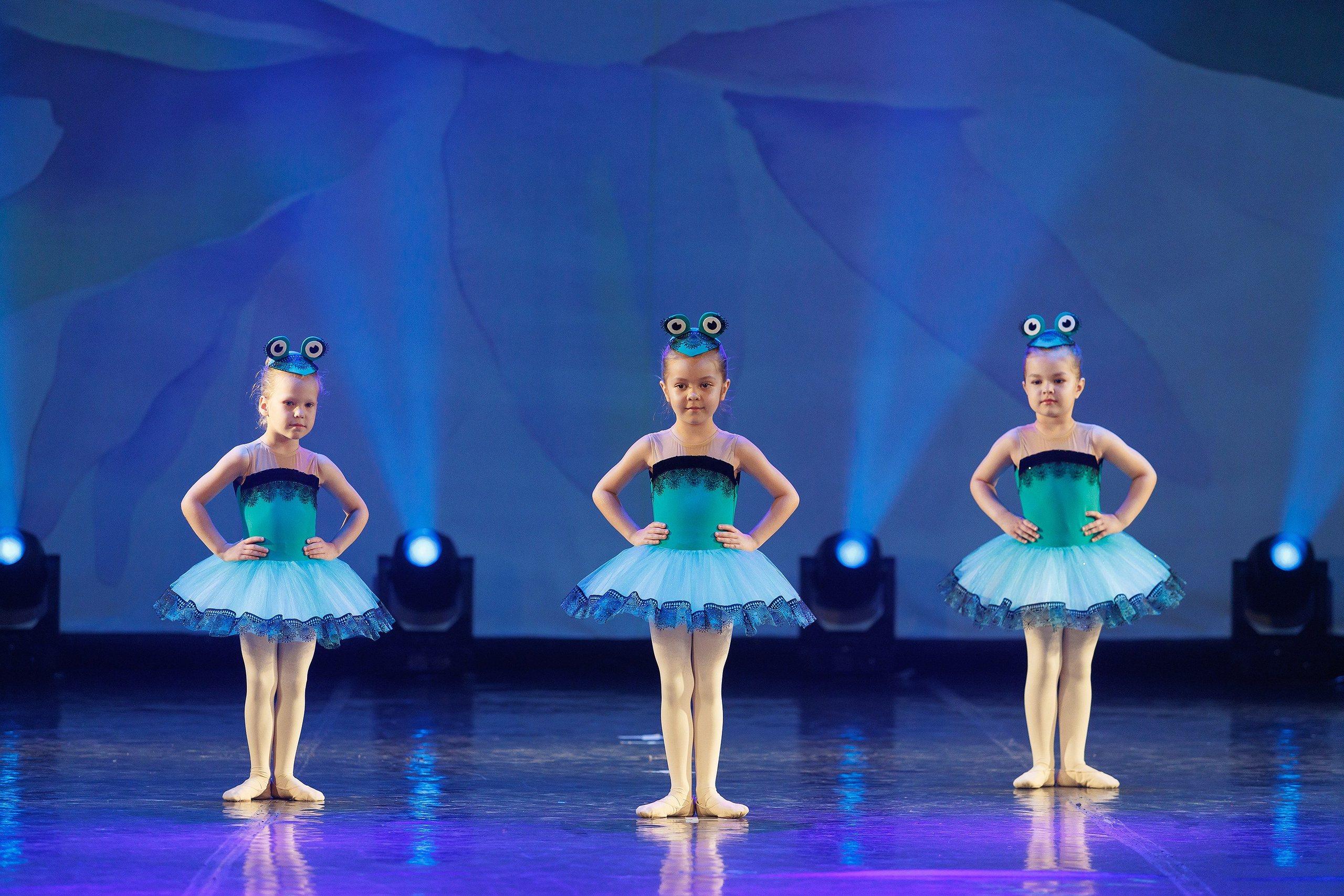 Репортажная фотосъемка отчетного концерта студии танцвев LilBallerine. Профессиональный фотограф в Новосибирске